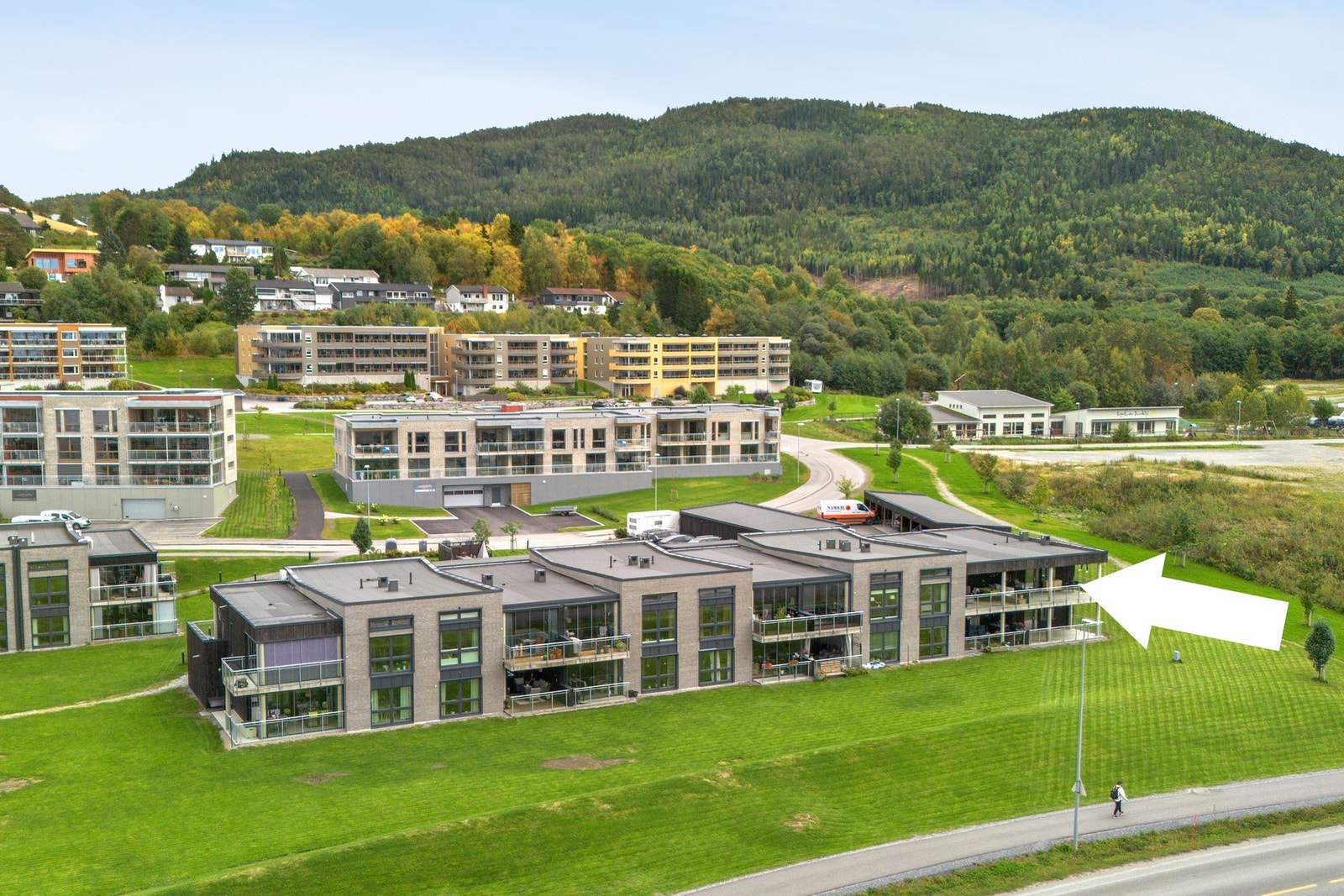 Velholdt og moderne endeleilighet med praktisk planløsning! Galleribilde