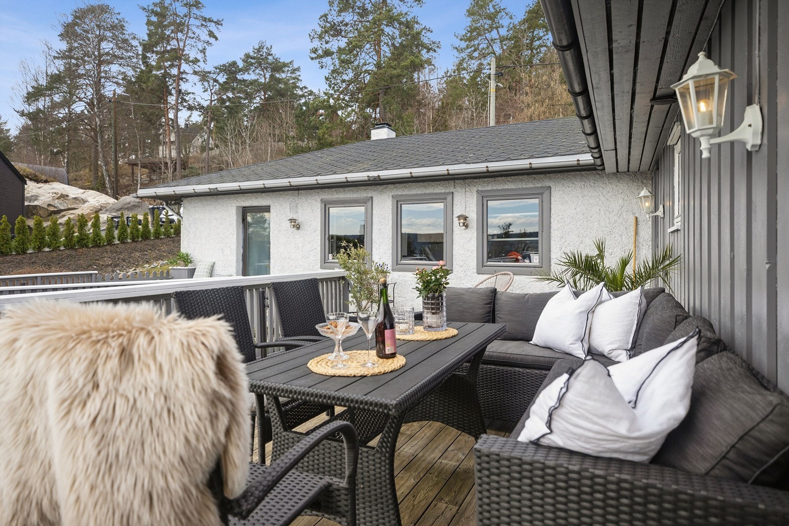 Store terrasseområder gir flere soner for uteopphold. Galleribilde