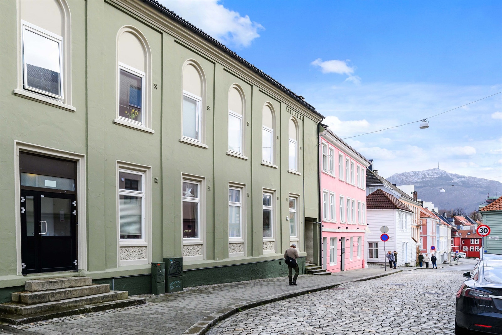 Borettslaget er frittstående og det er ikke forkjøpsrett. Borettslaget ble opprettet i 2013 og består av 15 andeler. Galleribilde