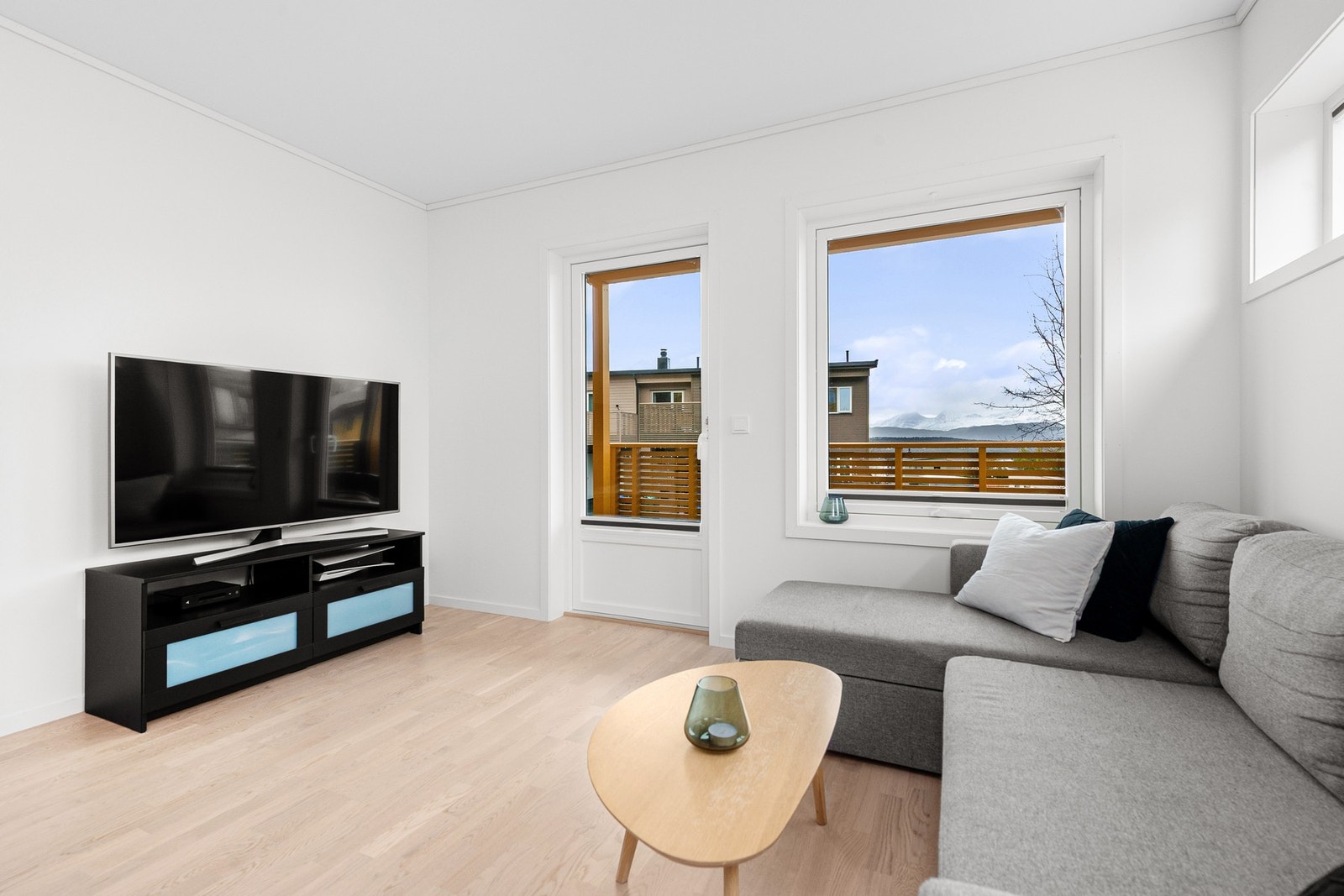 Fra stua er det utgang til terrasse på 8 m² Galleribilde
