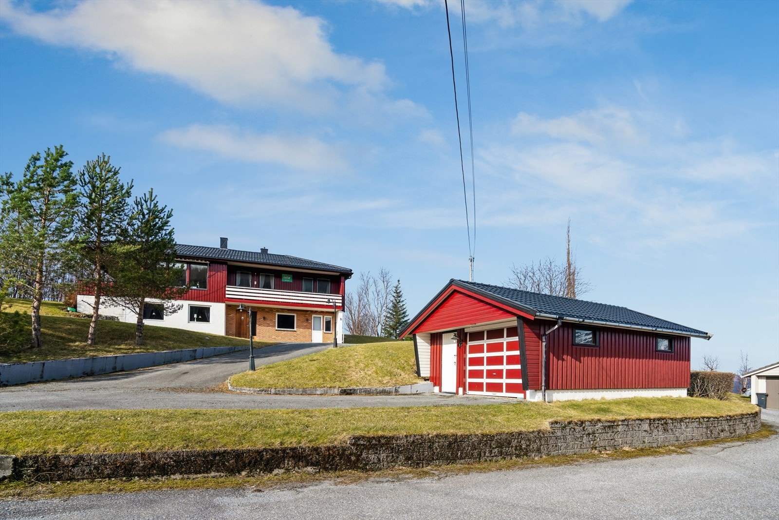 Bolig og garasjen Galleribilde