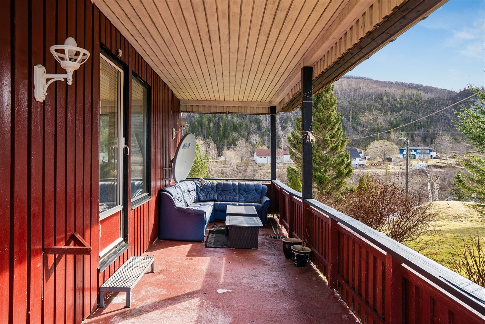Terrassedel med utgang fra stuen Galleribilde