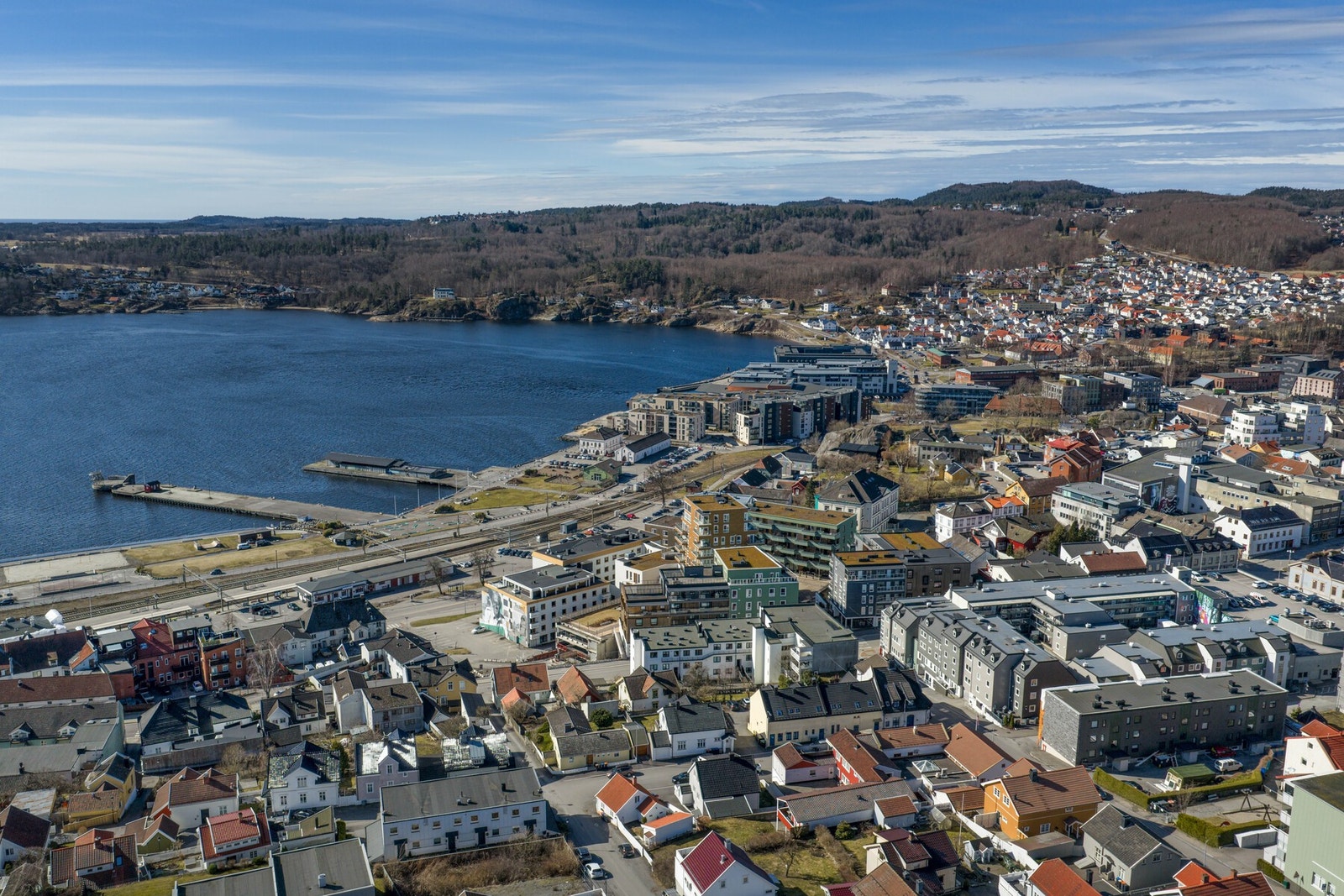 Her bor du i Sentrum med alle fasiliteter rett i nærheten. Galleribilde