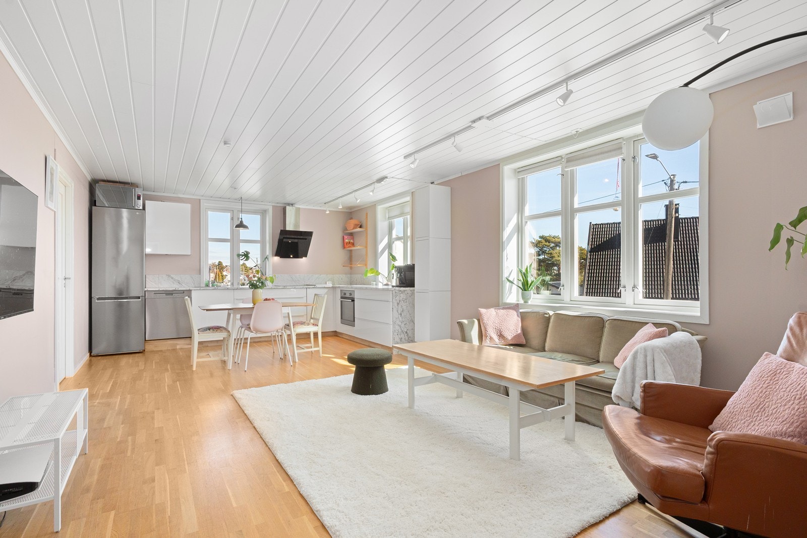 Velkommen til Nesveien 6 formidlet av Nordvik v/Jacob T. Koren! Foto: Marie Waagan Galleribilde