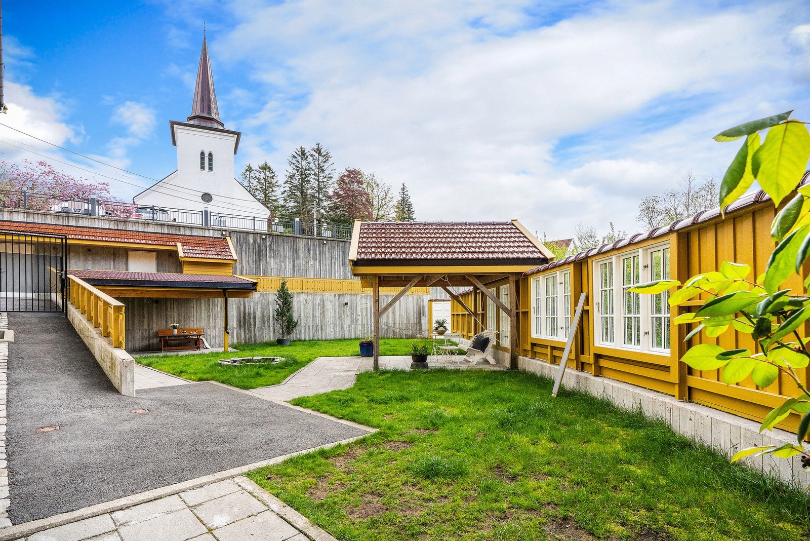 - På sommerstid er dette et perfekt sted å nyte solen i rolige og hyggelige omgivelser - Galleribilde
