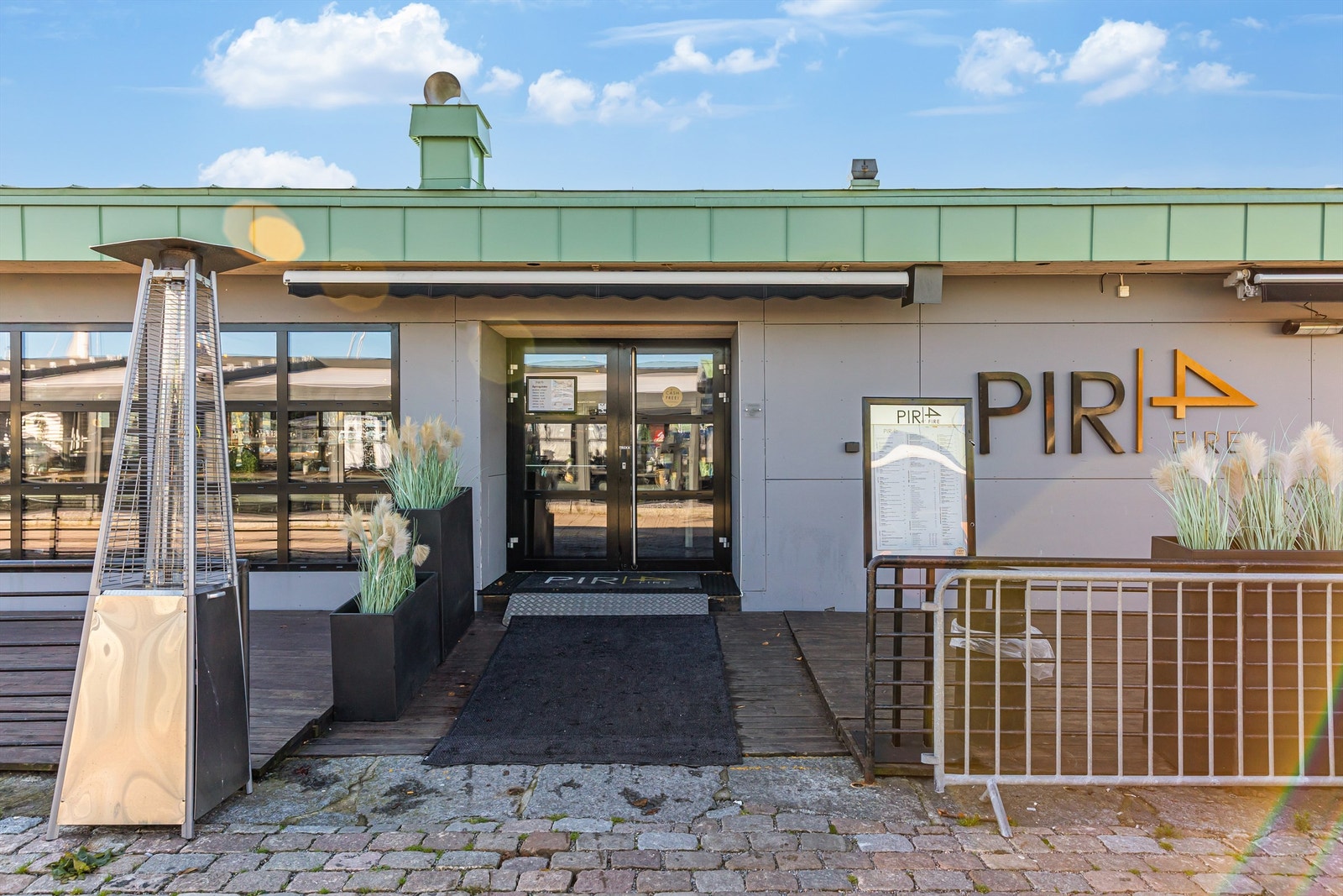 Byen har mange restauranter å by på om du ønsker deg en tur ut. Galleribilde