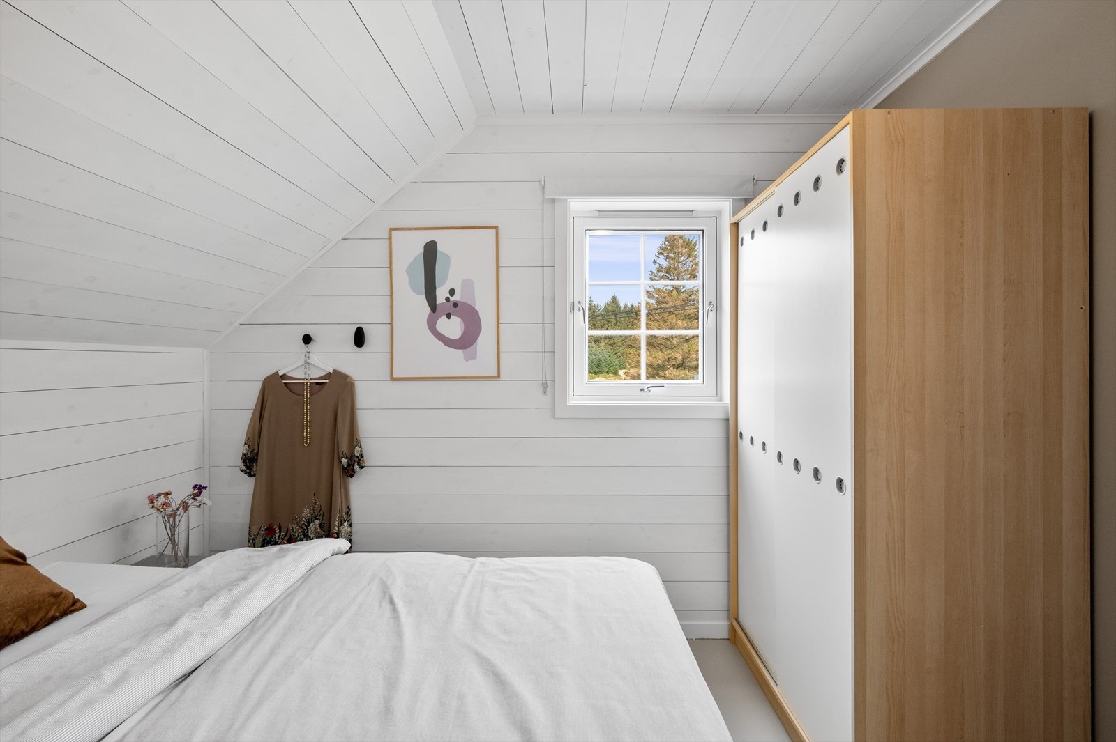 De fire soverommene i loftsetasjen er på henholdsvis 4,5 m², 7,6 m², 8,1 m² og 6,8 m². Galleribilde