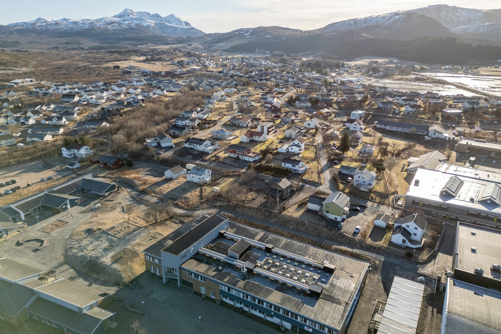 Last ned salgsoppgaven for utfyllende informasjon om eiendommen. Galleribilde