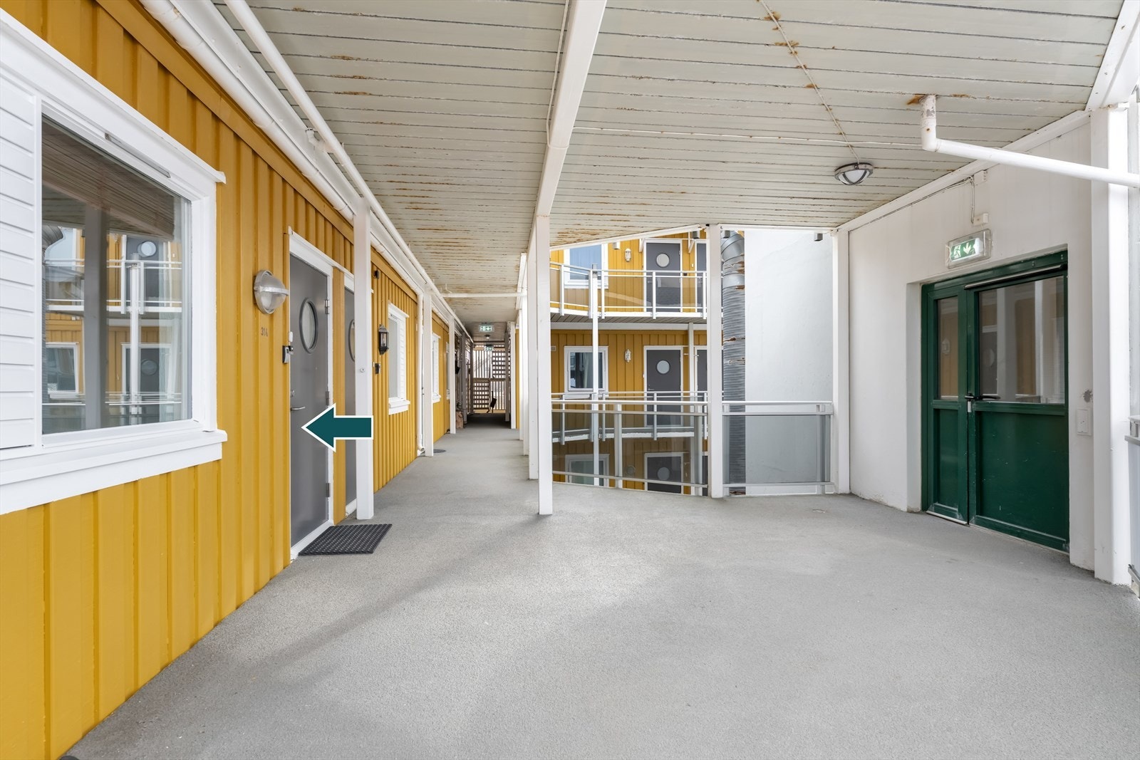 Kort avstand fra heis og til inngangsdør. Galleribilde