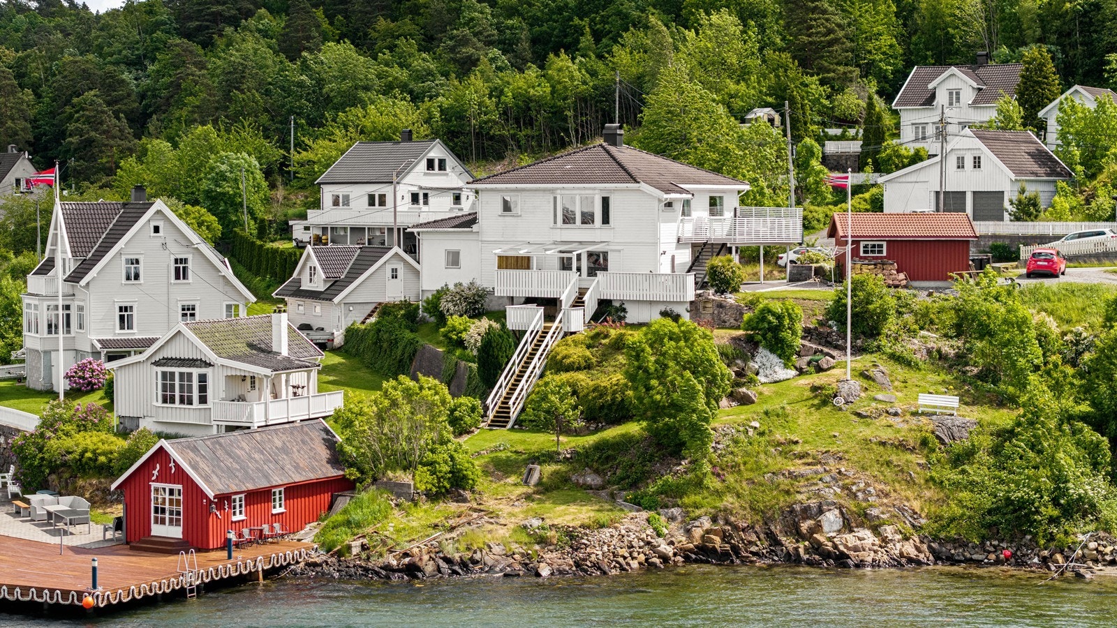 Innholdsrik og fin strandeiendom på Omdalsøyra ved Kongshavn Galleribilde