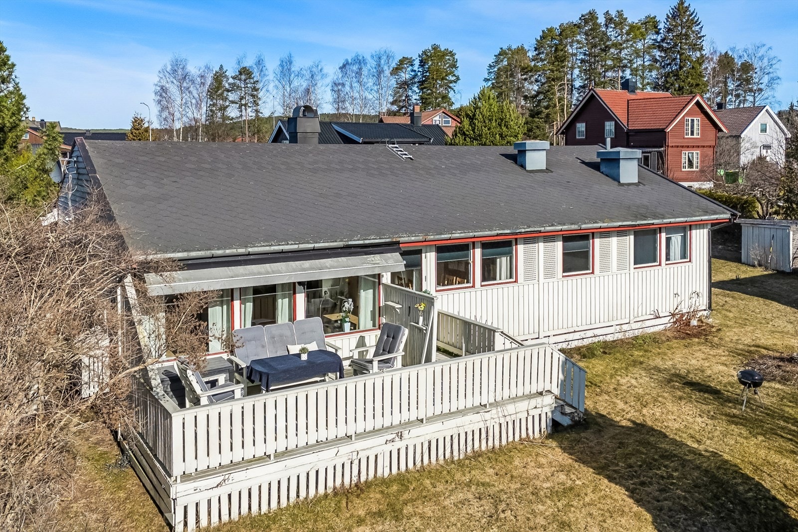 Storhamar skole for 1.-7. trinn ligger kun 3 minutter fra boligen. Galleribilde