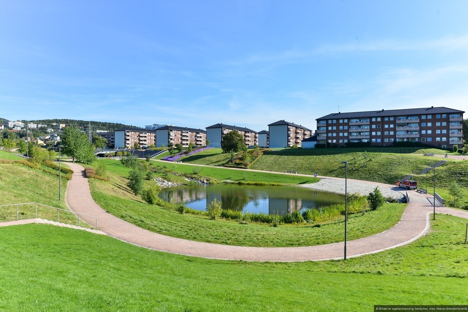 Bjerkedalen Park er et koselig og frodig grøntområde rett i nærområdet. Galleribilde