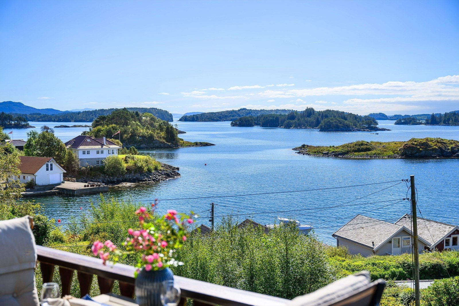 Praktfull utsikt fra terrassen Galleribilde