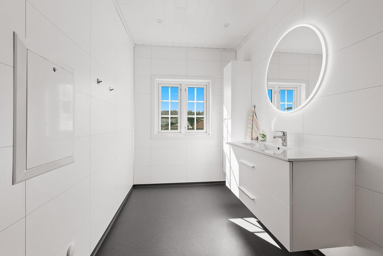 Pent og moderne bad, oppgradert i 2022. Galleribilde