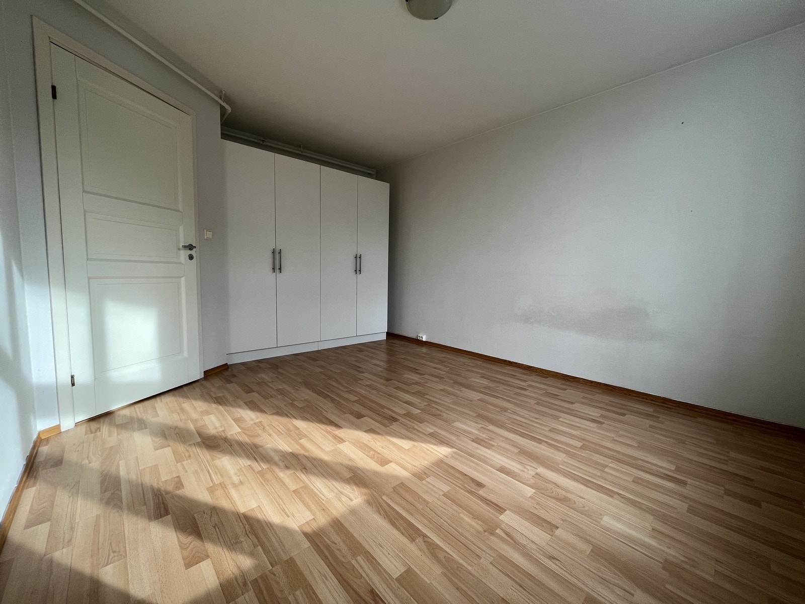 Garderobe Galleribilde