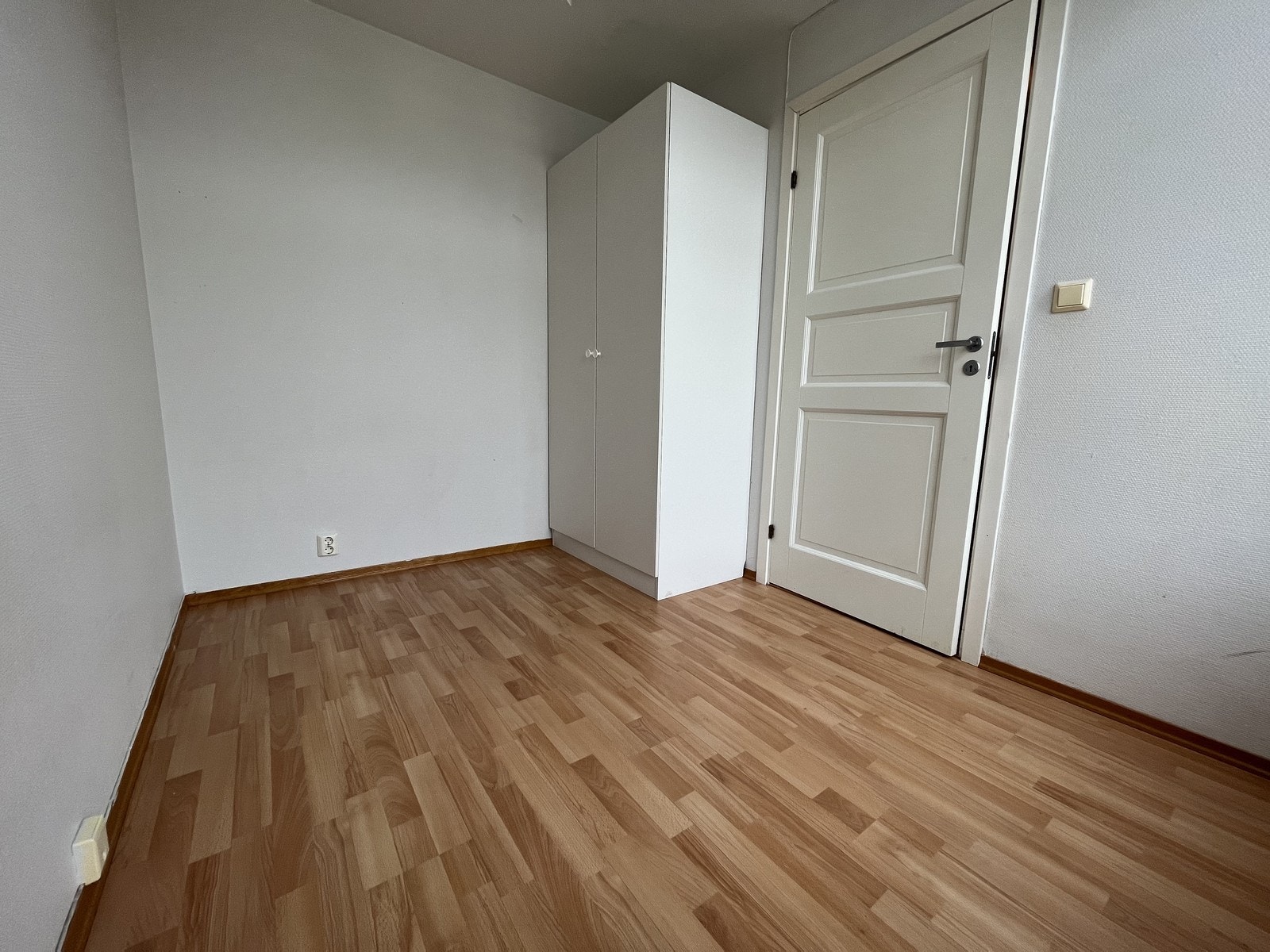 Garderobe på soverom nr 2 Galleribilde