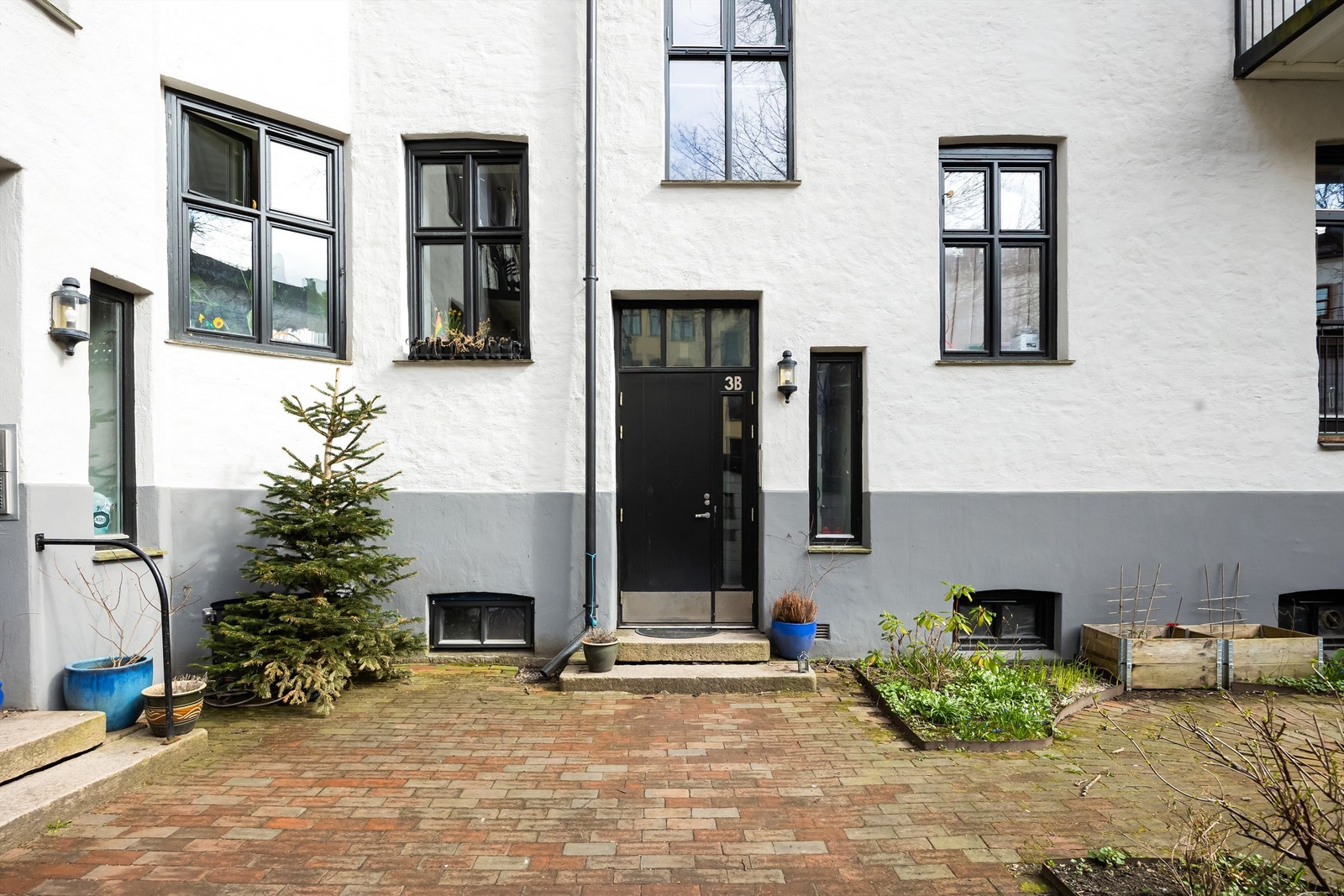 Inngangsparti. Galleribilde