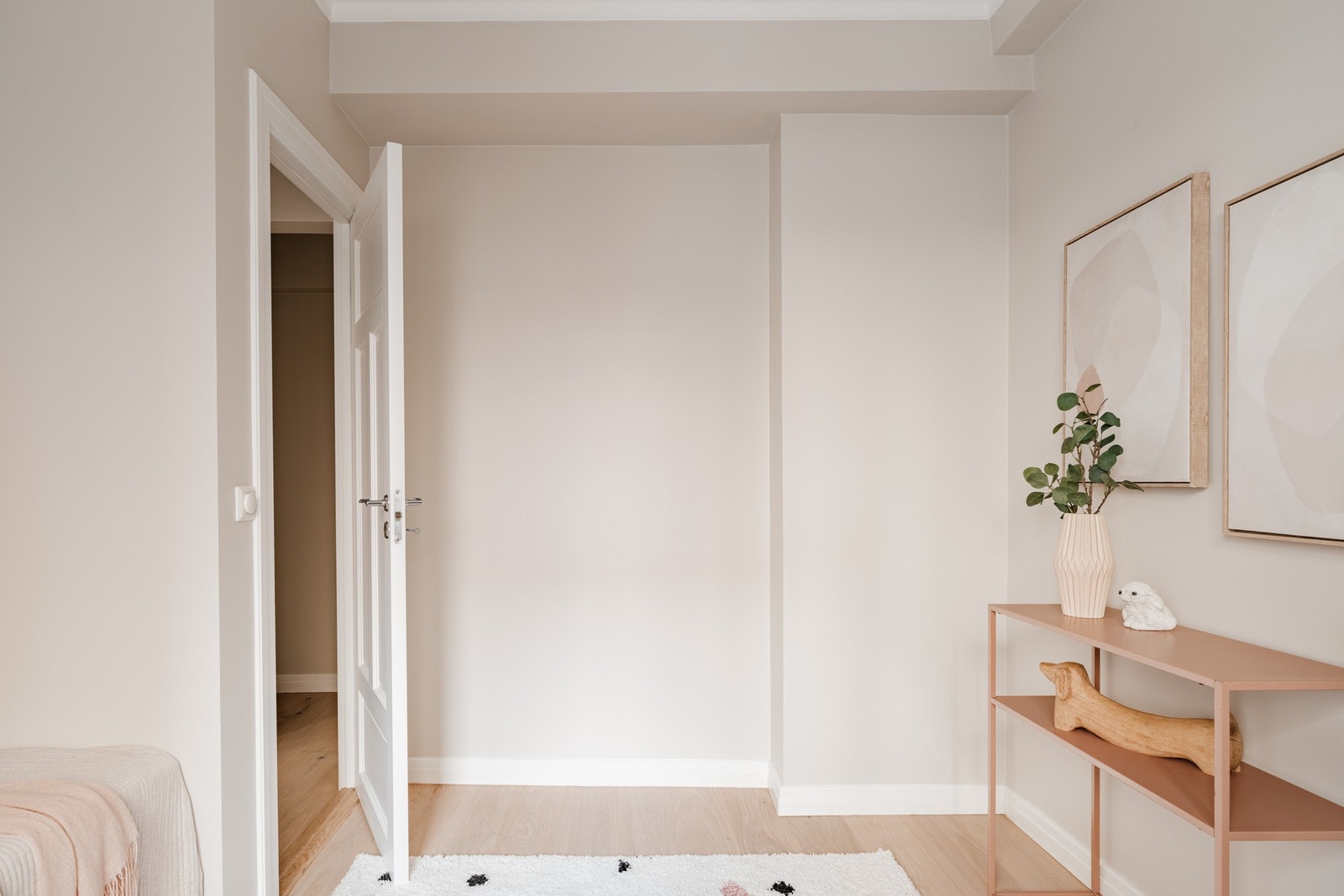 Med boligen følger to kjellerboder på henholdsvis 9m² (nr. 34) og 3m² (nr. 8) Galleribilde