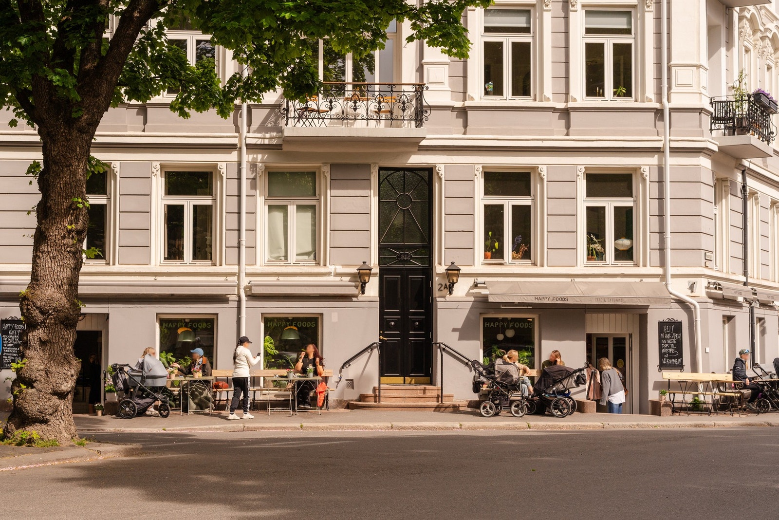 Flere nærliggende hyggelige kafeer og spisesteder Galleribilde