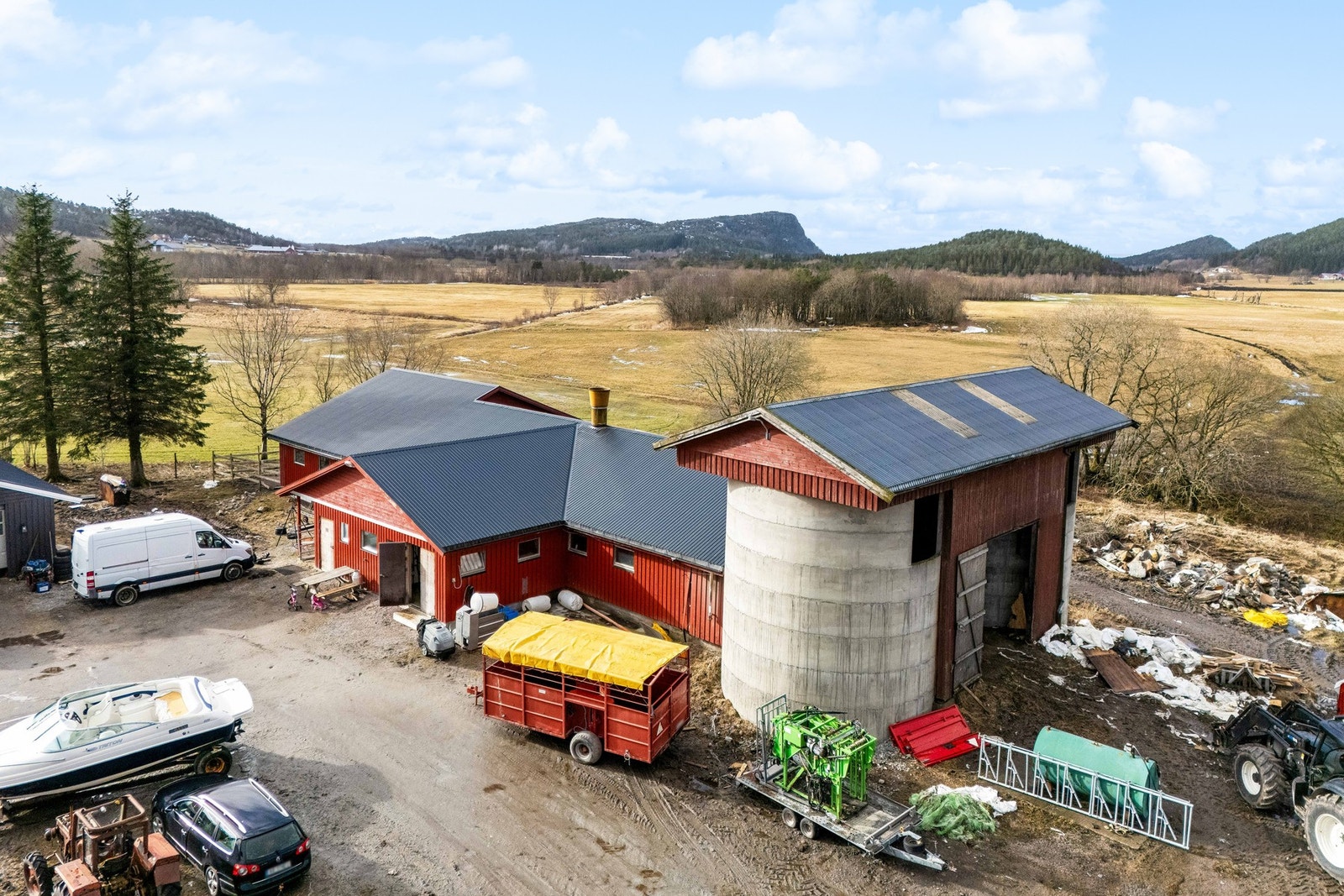 Driftsbygning for melkeproduksjon Galleribilde
