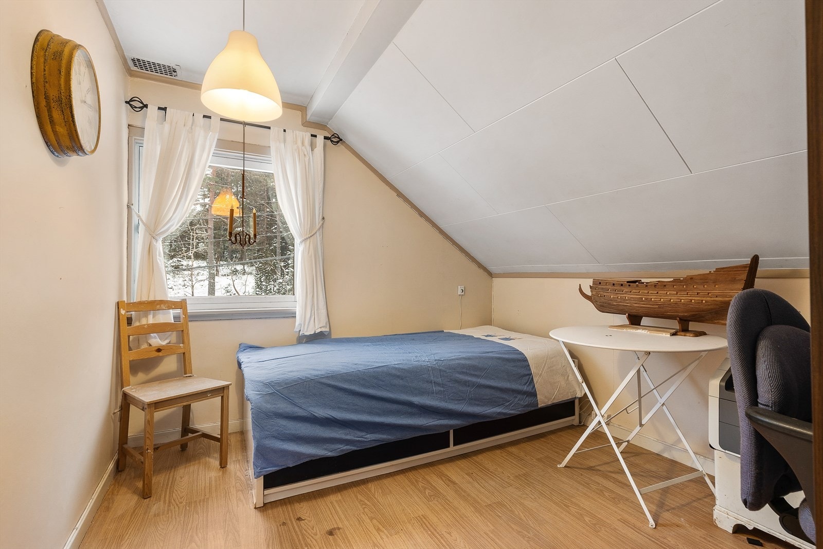 Det tredje rommet i etasjen egner seg godt som barnerom, gjesterom eller kontor. Galleribilde