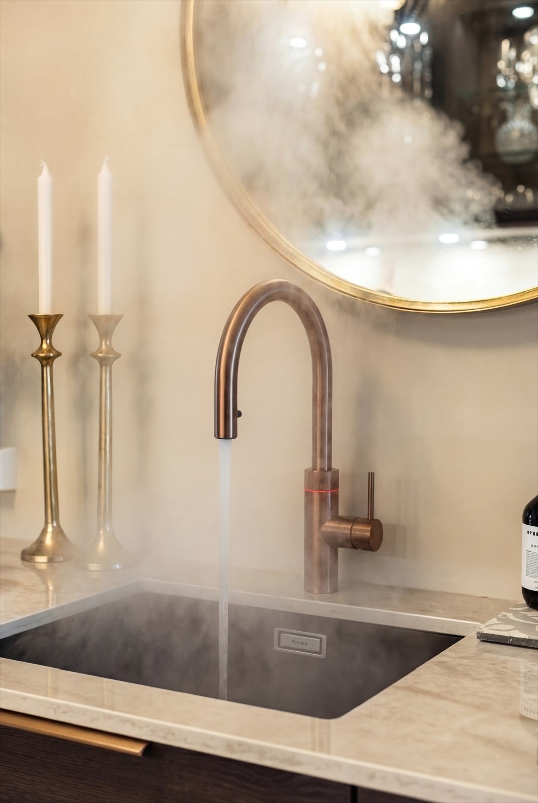 Underlimt kum med Quooker (umiddelbart kokende vann). Galleribilde