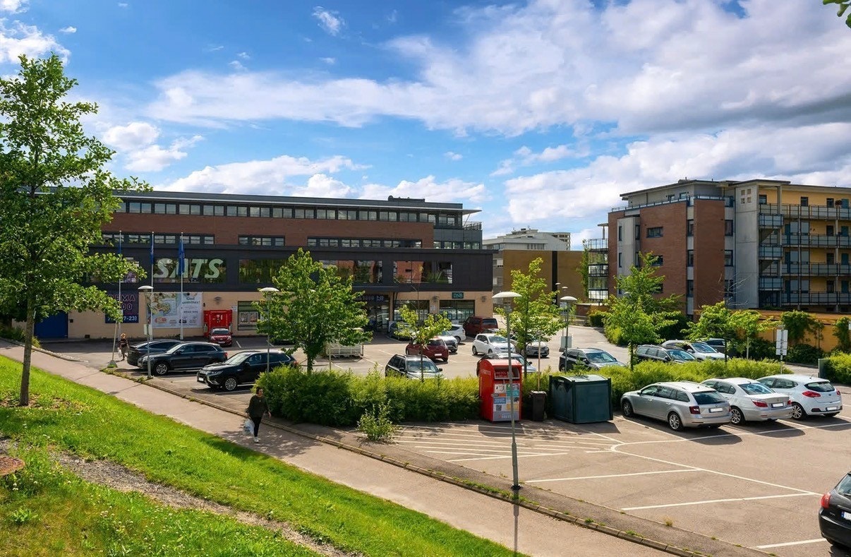 Langs Tvetenveien har du også Sats, bensinstasjon og matbutikker som Rema 1000 og Kiwi. Galleribilde