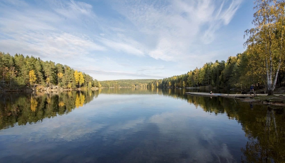 Det er flotte tur- og rekreasjonsmuligheter ved nærliggende Lutvann. Galleribilde