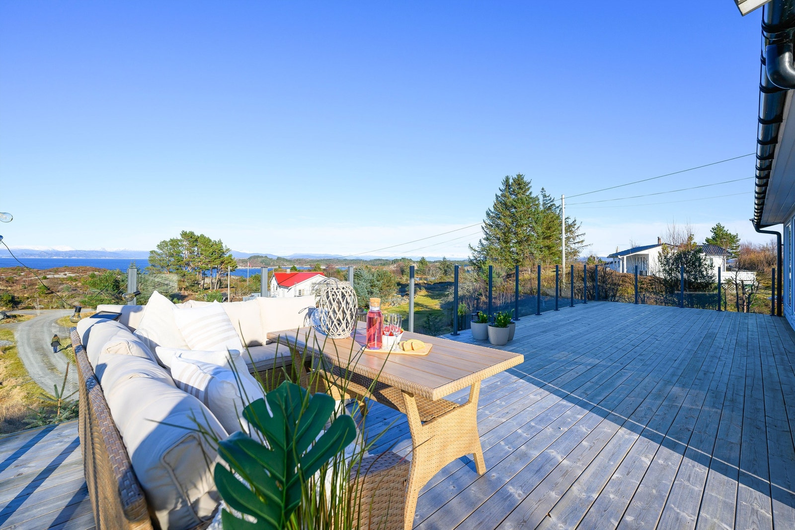 Stor og romslig terrasse på hele 64 kvm. Galleribilde
