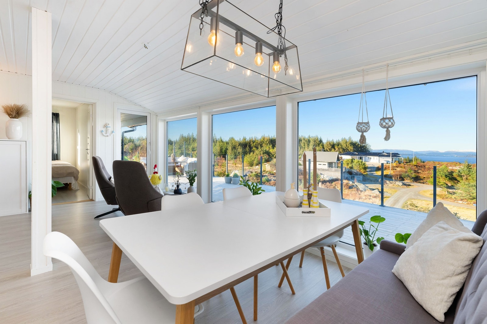 Fra stuen er det tilkomst til terrassen Galleribilde
