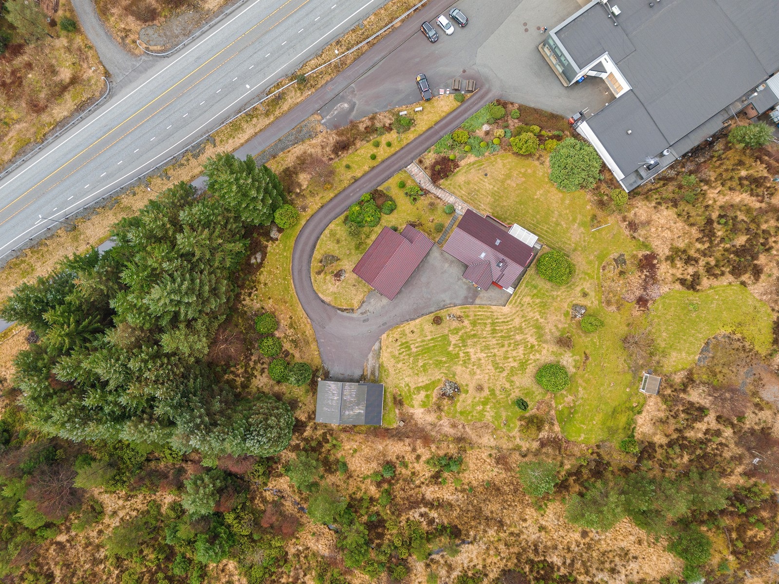 Romslig og solrik tomt på hele 6 396,1 m² Galleribilde