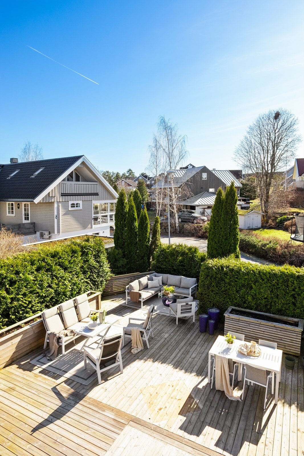 God plass til både spiseplass og sittegrupper. Galleribilde