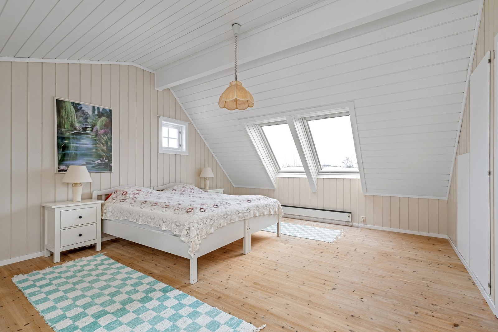 Romslig soverom. Galleribilde