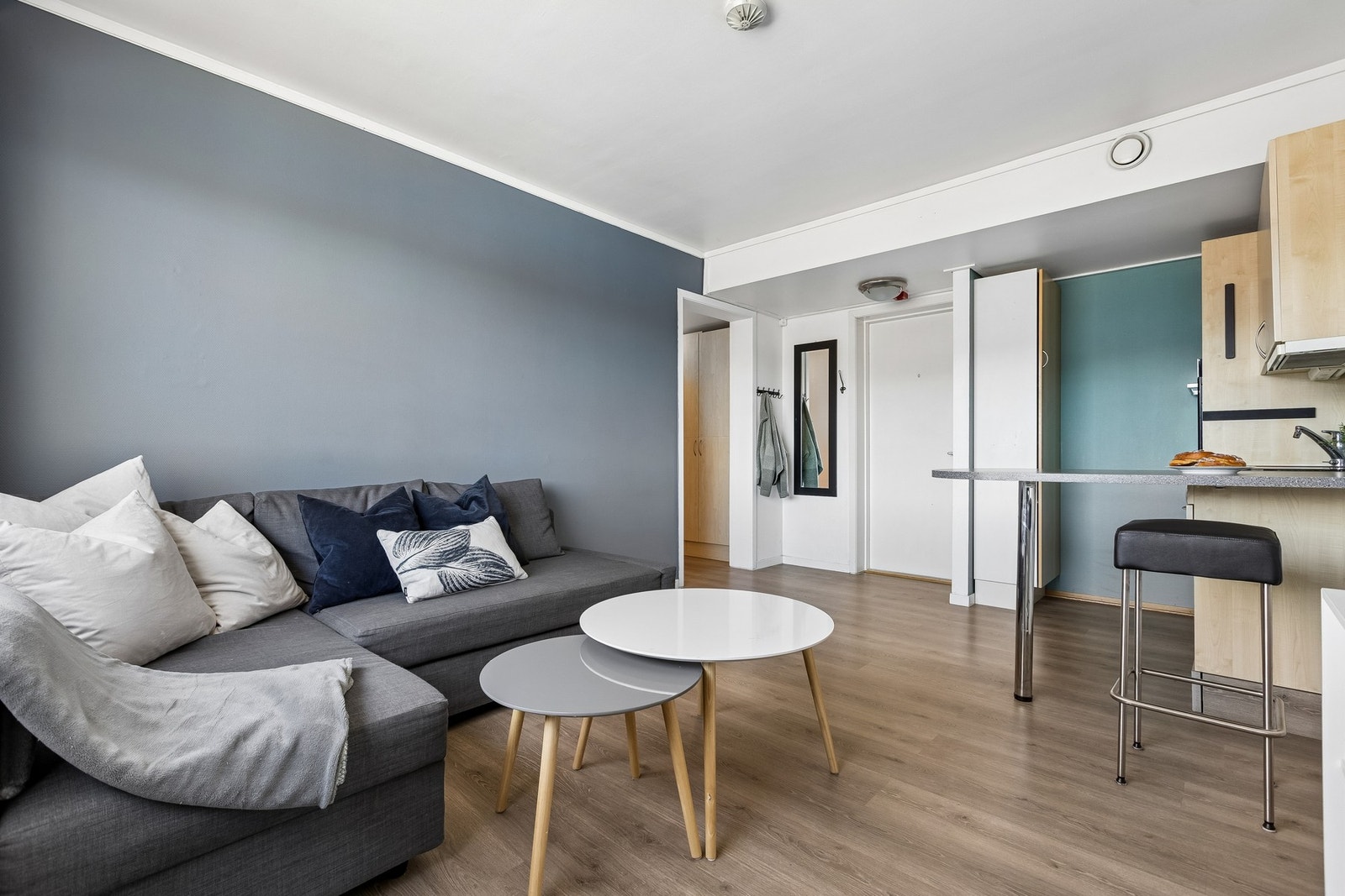 Åpen stue/kjøkken løsning på 17m². Galleribilde