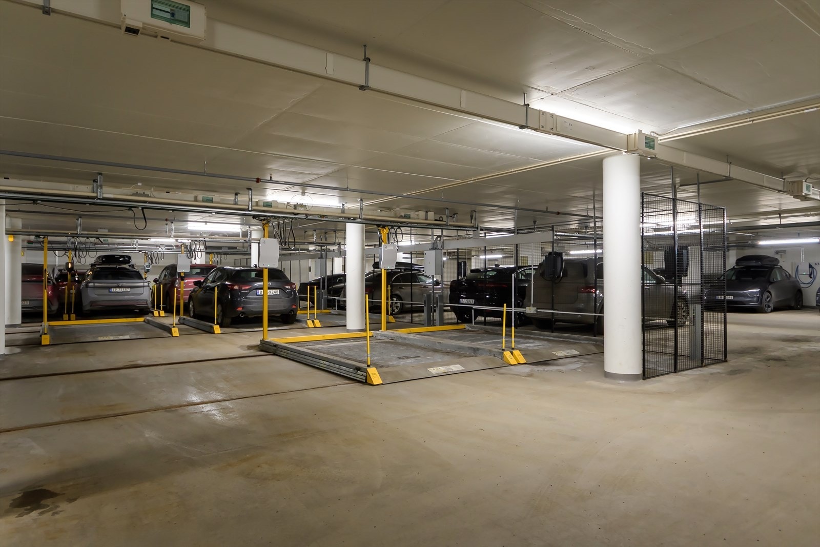 Det medfølger en parkeringsplass i felles garasjeanlegg. Galleribilde