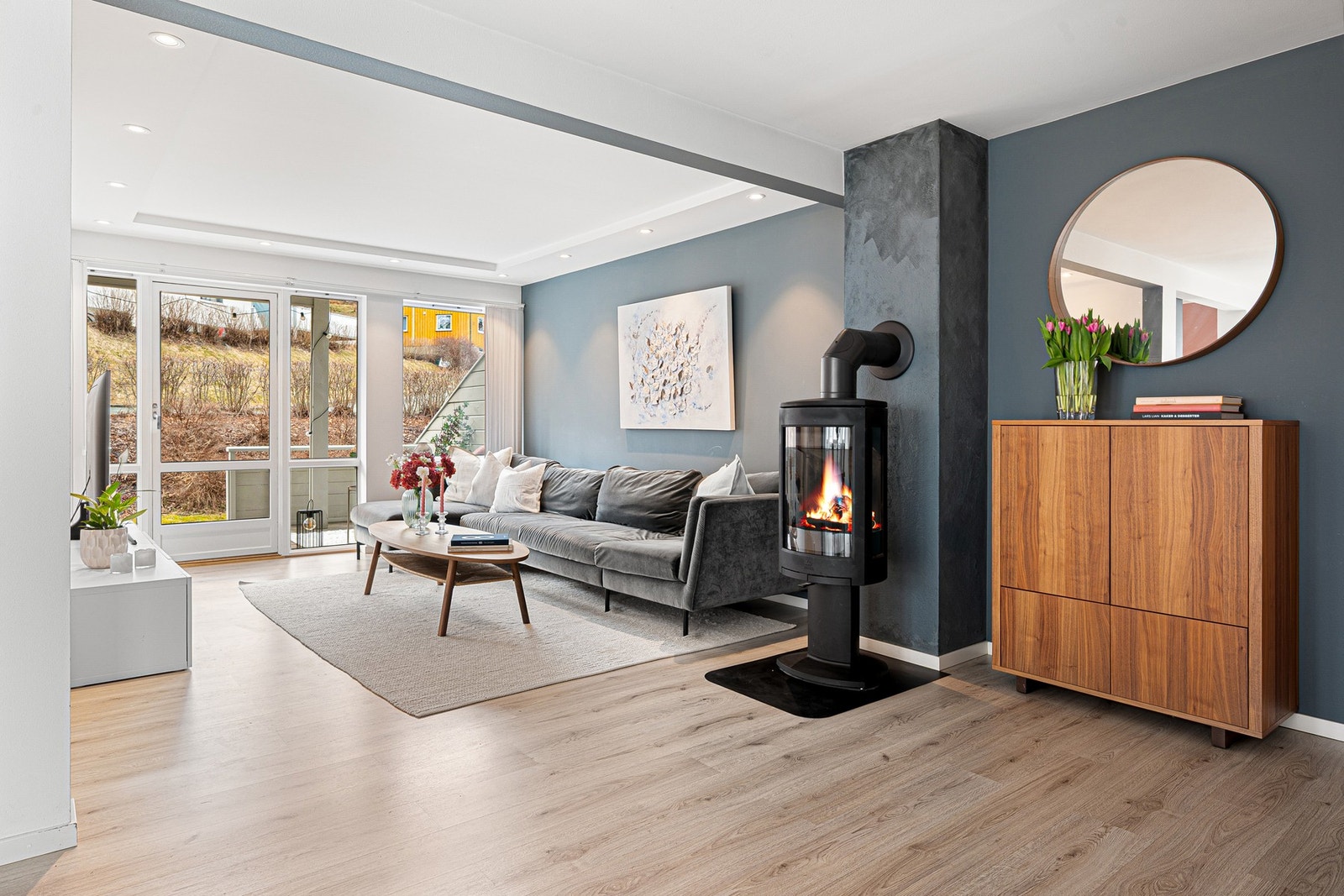 En lekker og moderne 3-roms leilighet på hele 83m² BRA-I, med ettertraktet beliggenhet på Bakkaunet. Galleribilde