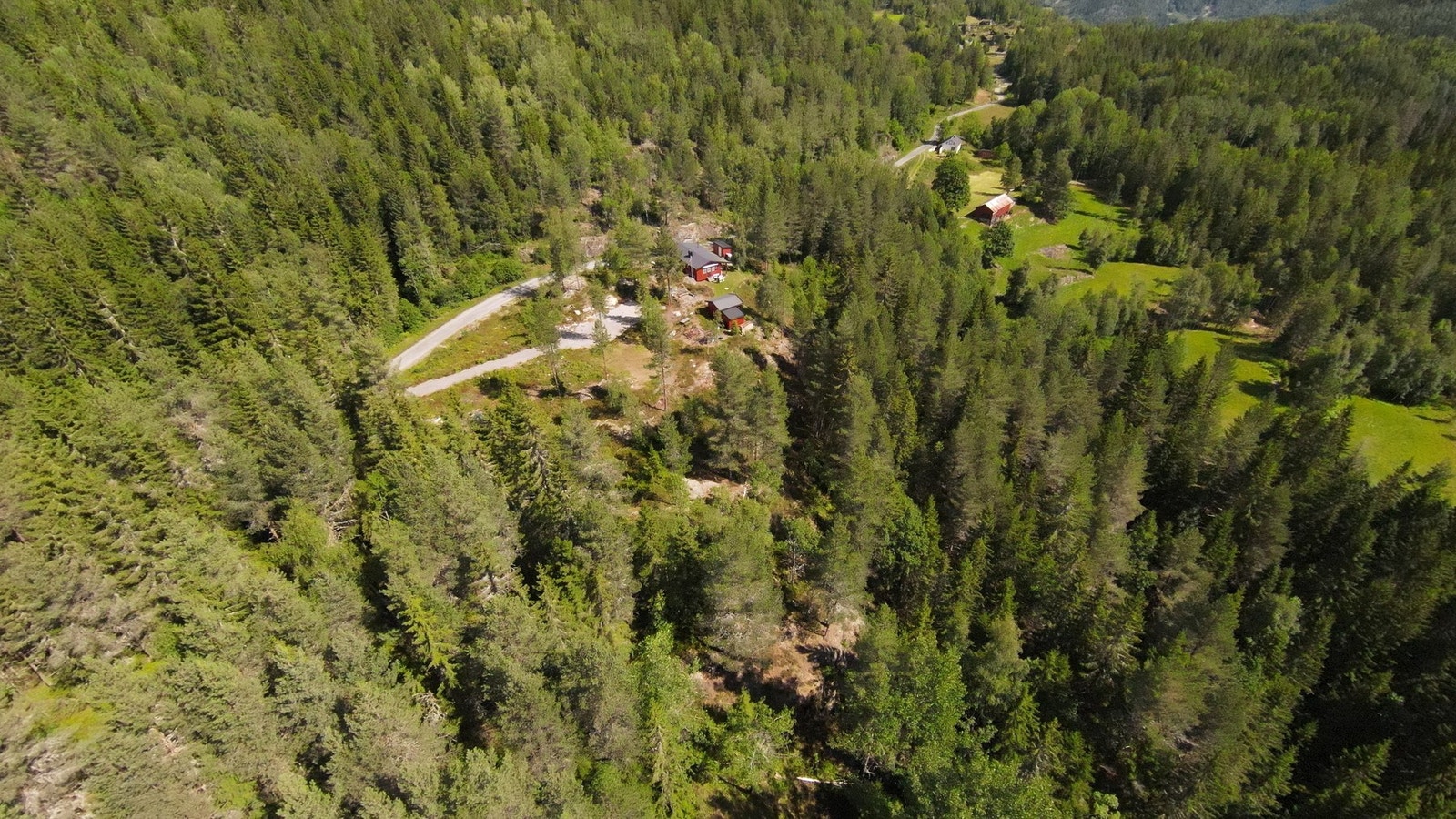 På vinterstid ligger preparerte langrennsløyper ca kun 2 km unna hytta. I tillegg er det kort veg til uendelig med aktiviteter hele året (Selgers bilde) Galleribilde