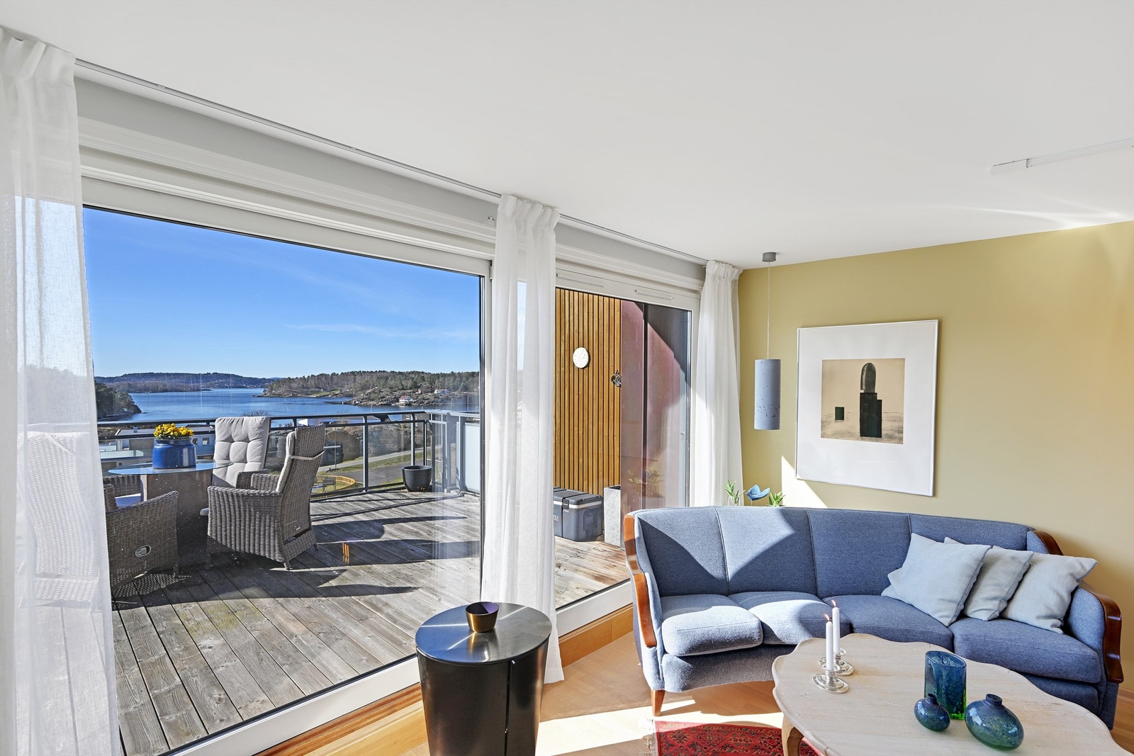 Adkomst ut til en fantastisk takterrasse på 72 kvm Galleribilde