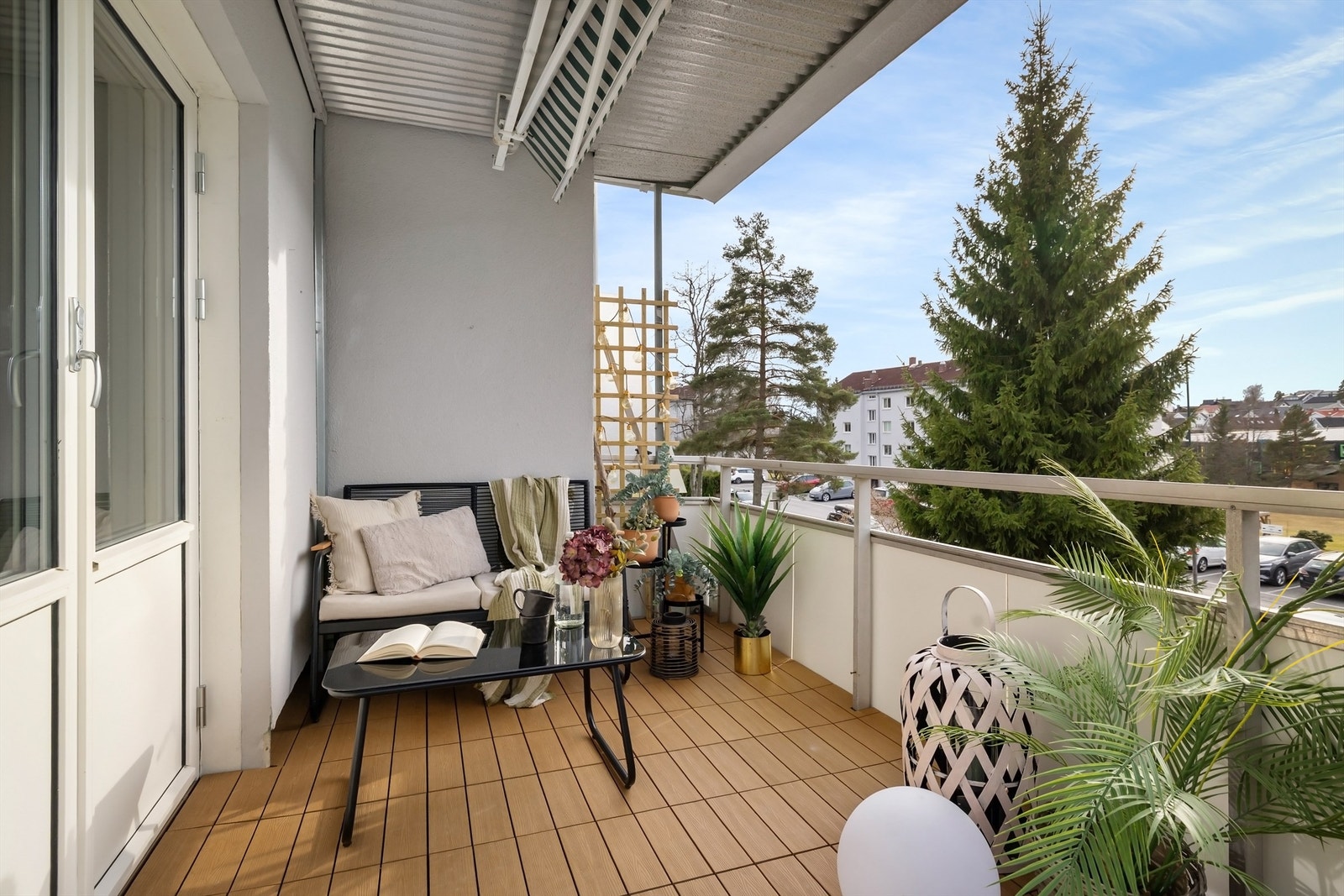 Plass til sittegruppe og grill Galleribilde