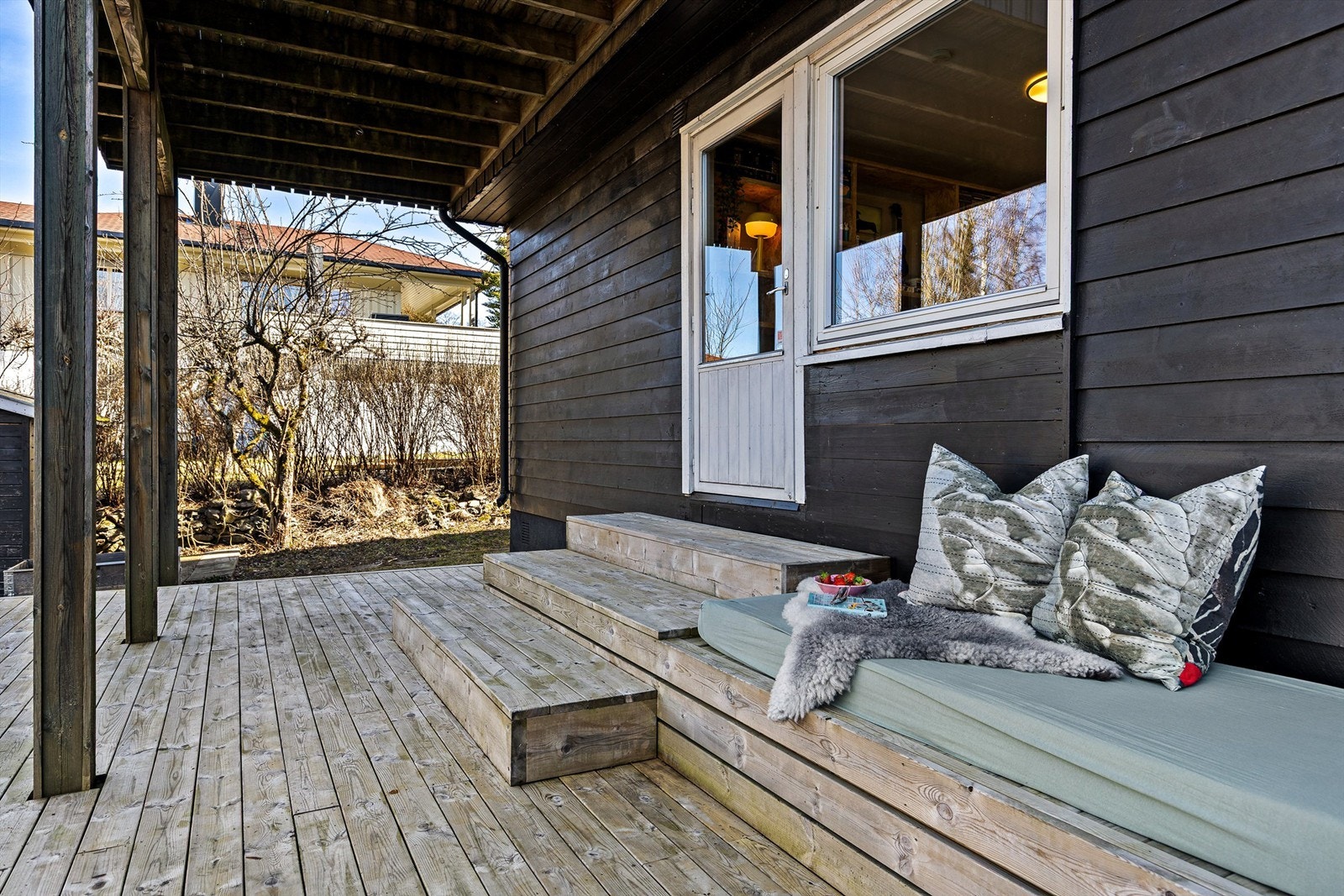 Terrassen med utgang fra det ene soveormmet. Galleribilde