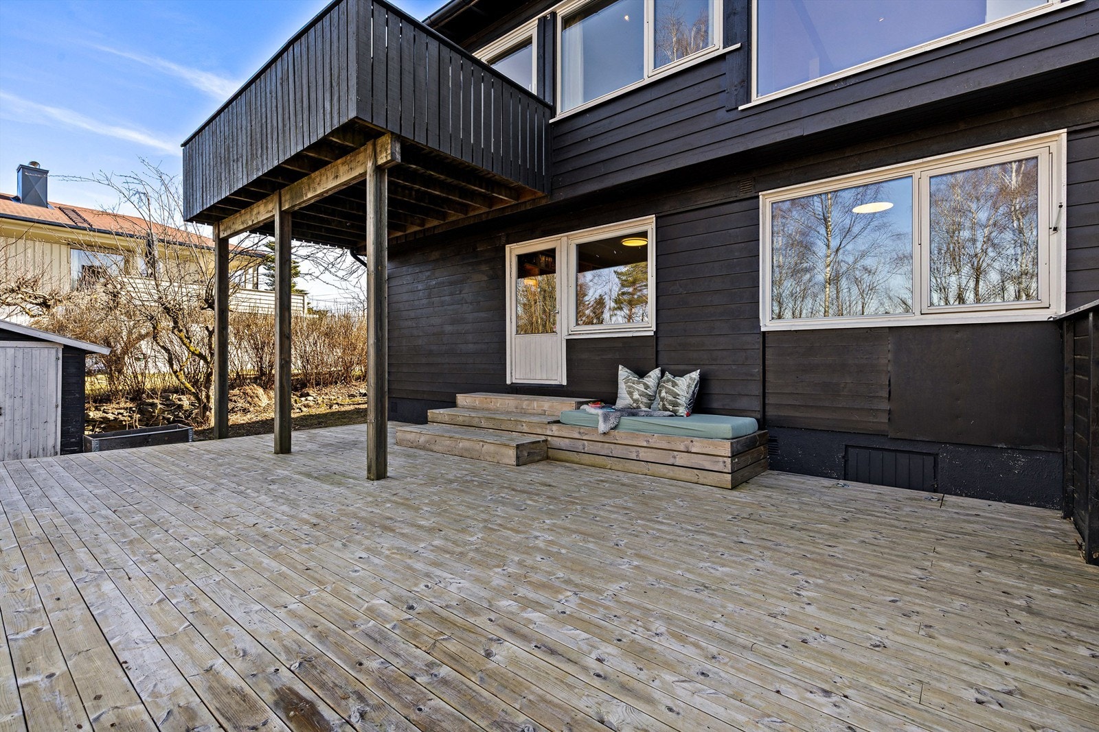 Terrassen med utgang fra det ene soveormmet. Galleribilde