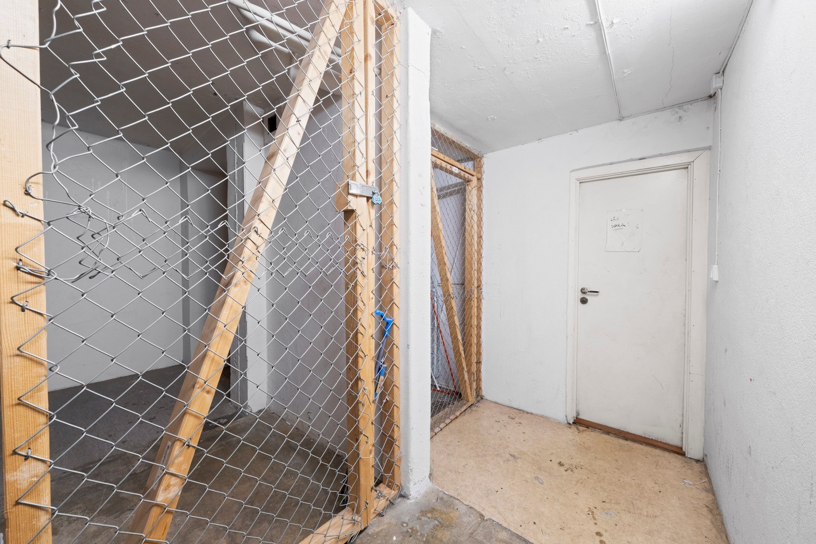 Tilhørende bod i kjeller på ca. 3 m² Galleribilde