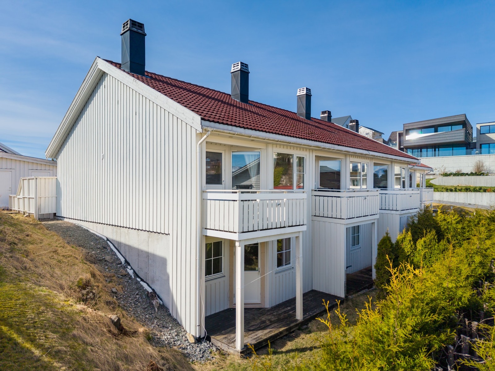 Husk påmelding til visning, og om oppsatt tid ikke skulle passe kontakt megler for avtale om privatvisning. Velkommen! Galleribilde