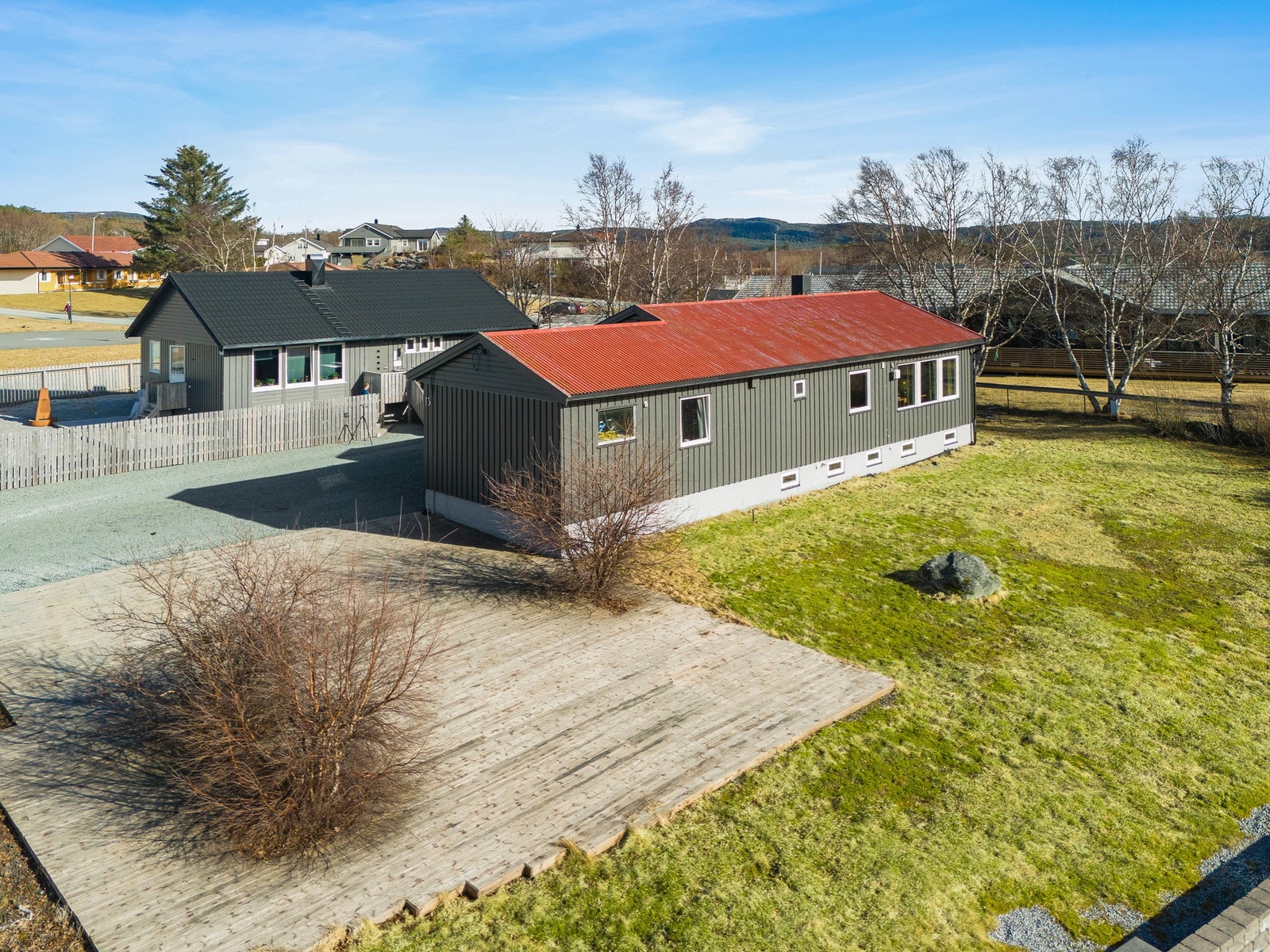 Stor tomt med masse potensiale og muligheter Galleribilde