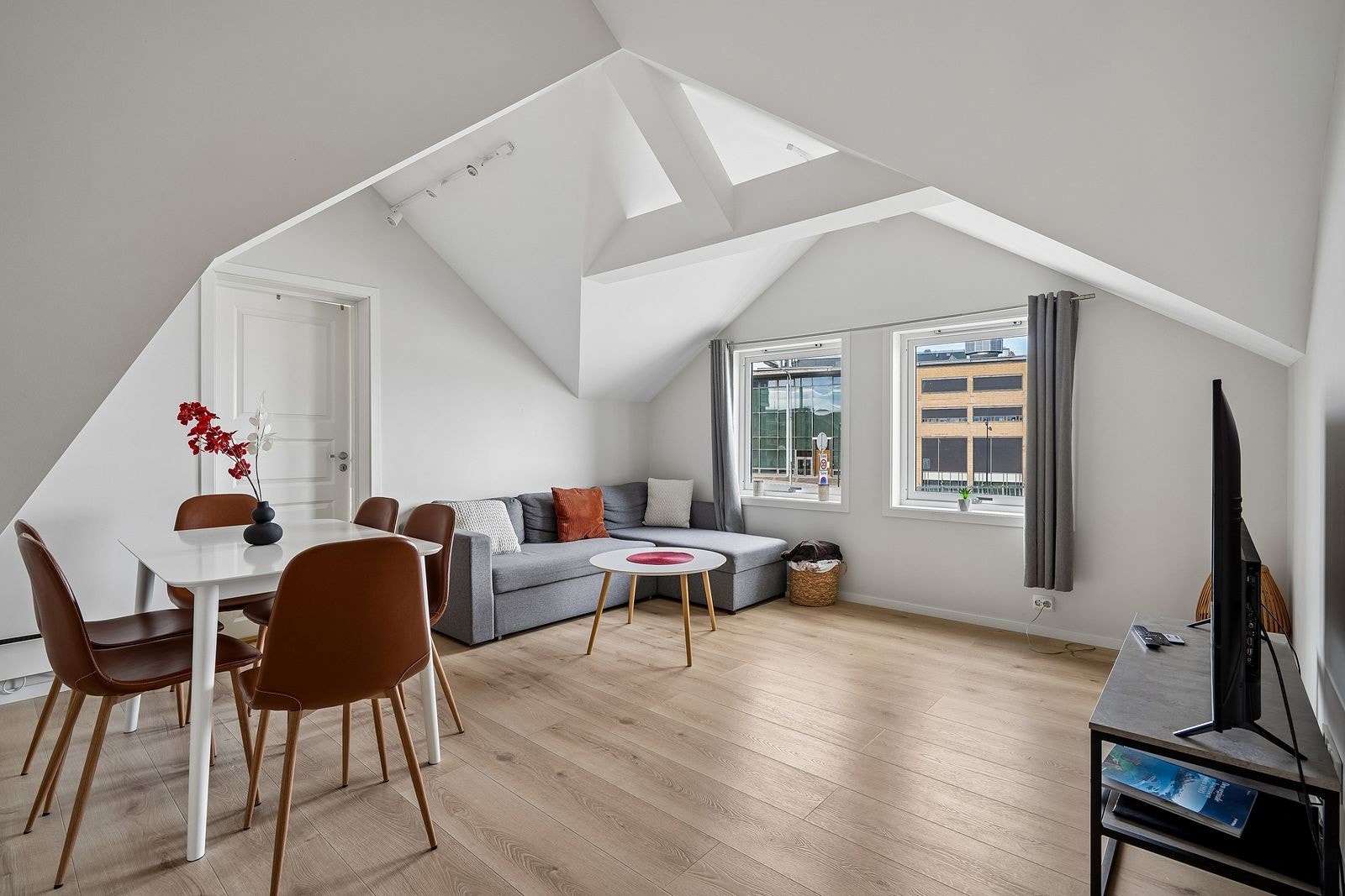 Stilfull 3-roms leilighet, med moderne preg i umidelbar nærhet til hjerte av Tromsø!