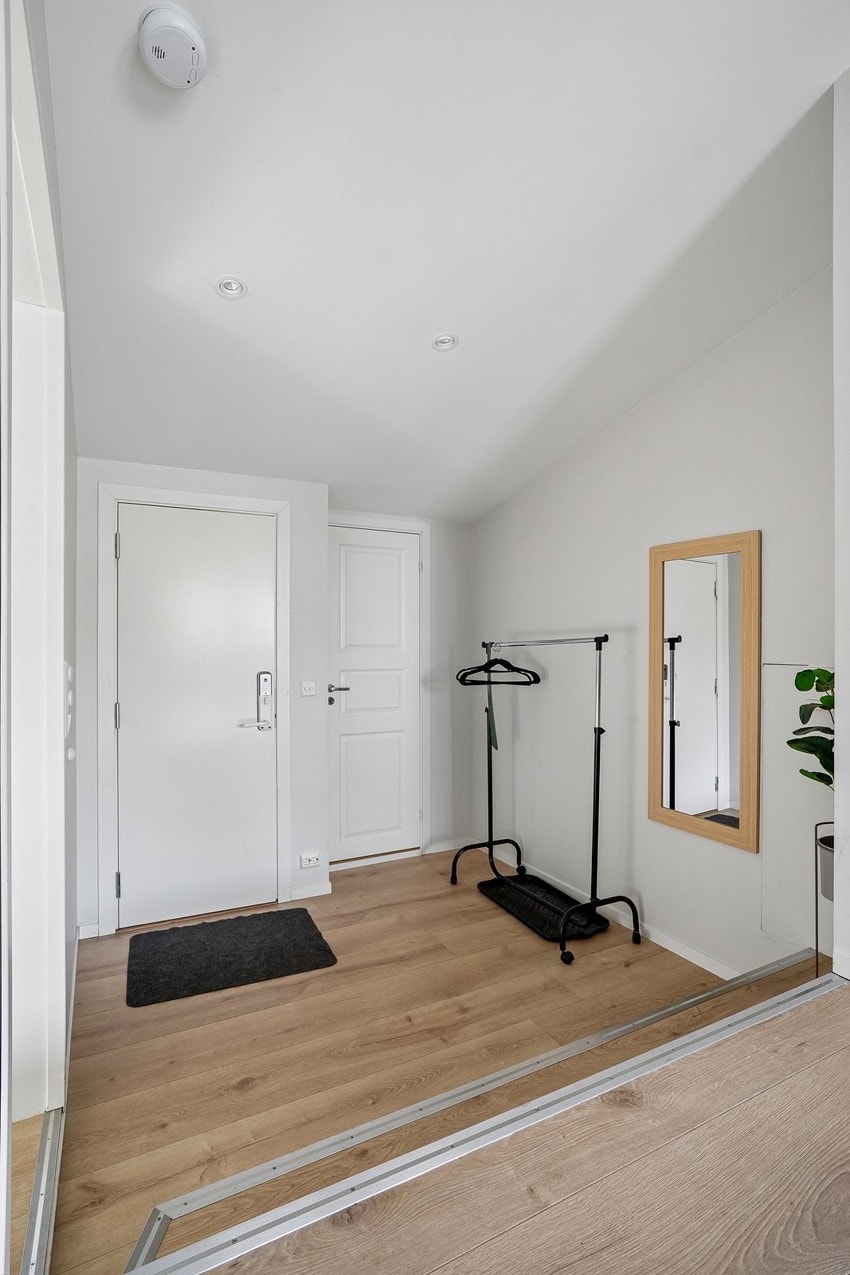 Send info om deg selv og ditt telefonnummer til kontakt@sneutleie.no eller via 'send melding'!