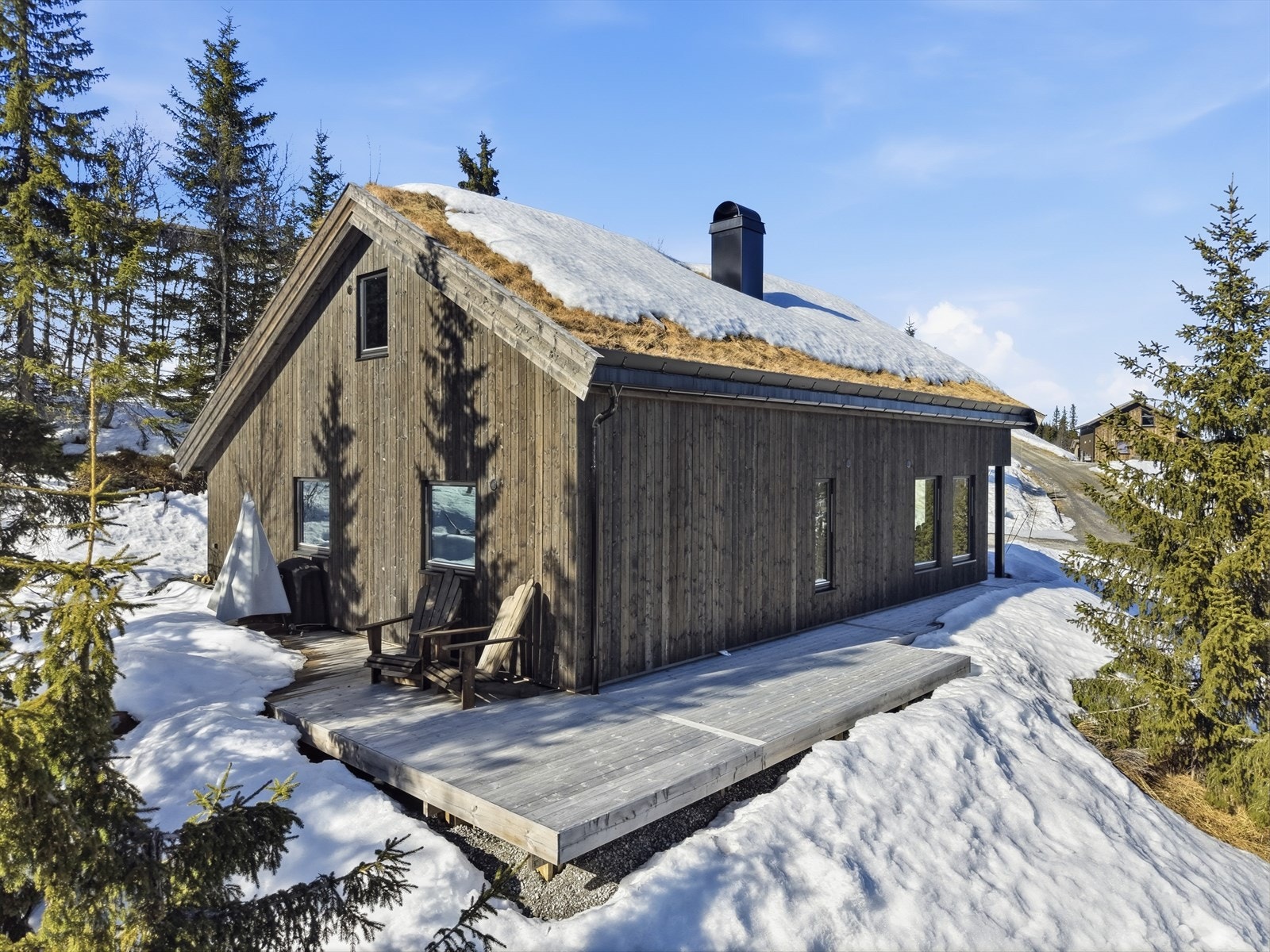 Med plass til sittegruppe ligger alt til rette for fine dager utendørs. Galleribilde