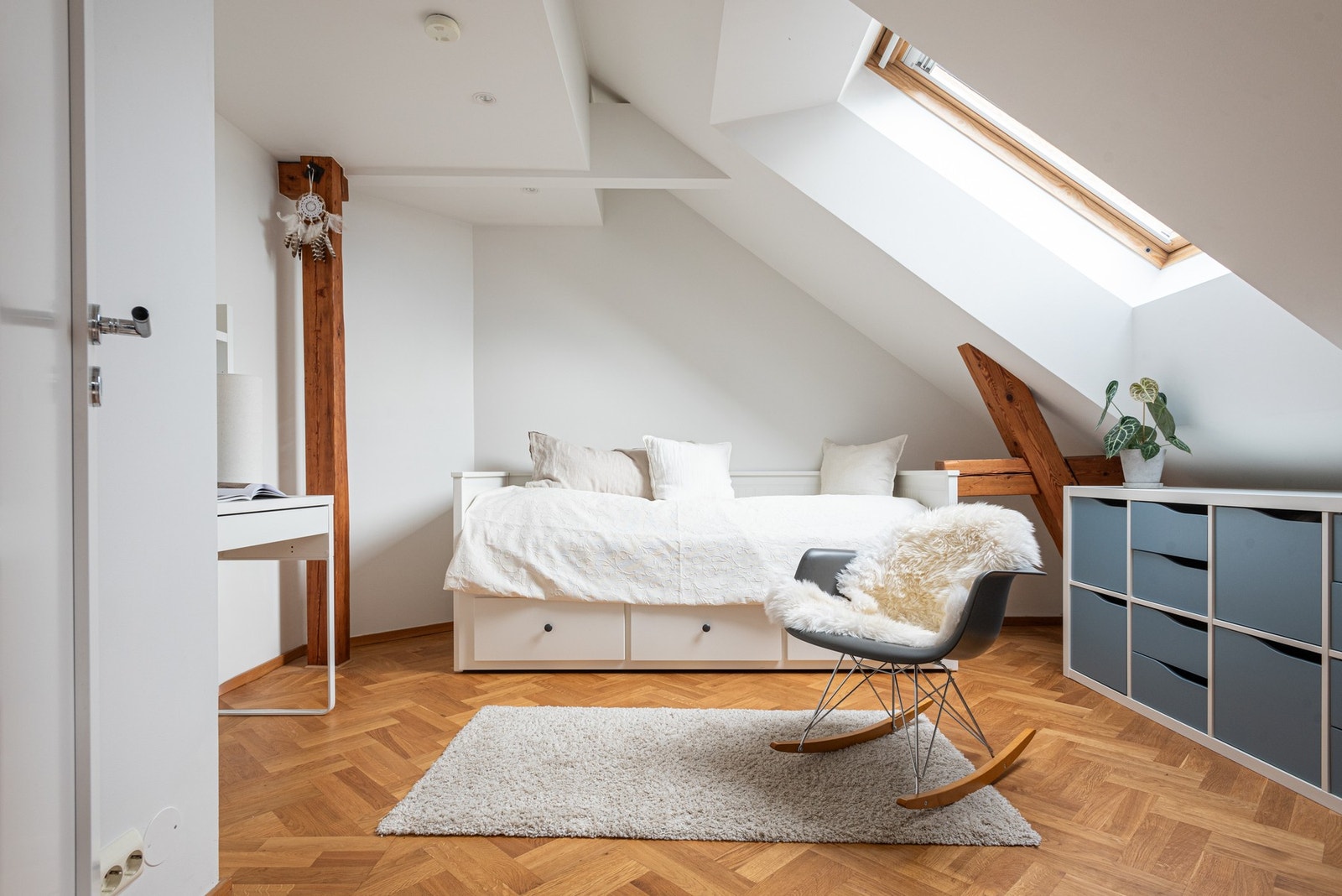 Soverommet passer perfekt som et gjesterom, barnerom, kontor eller en kombinasjon av dette. Galleribilde