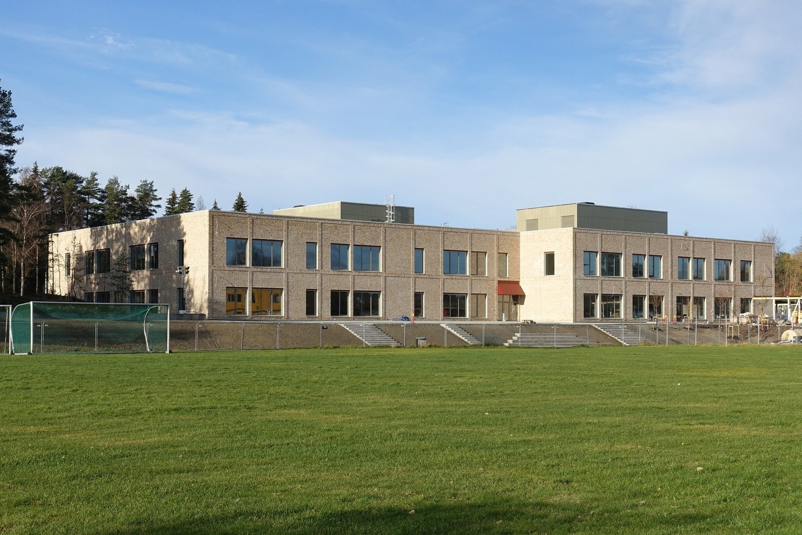 Nye Sofiemyr barneskole åpnet i 2025. Galleribilde