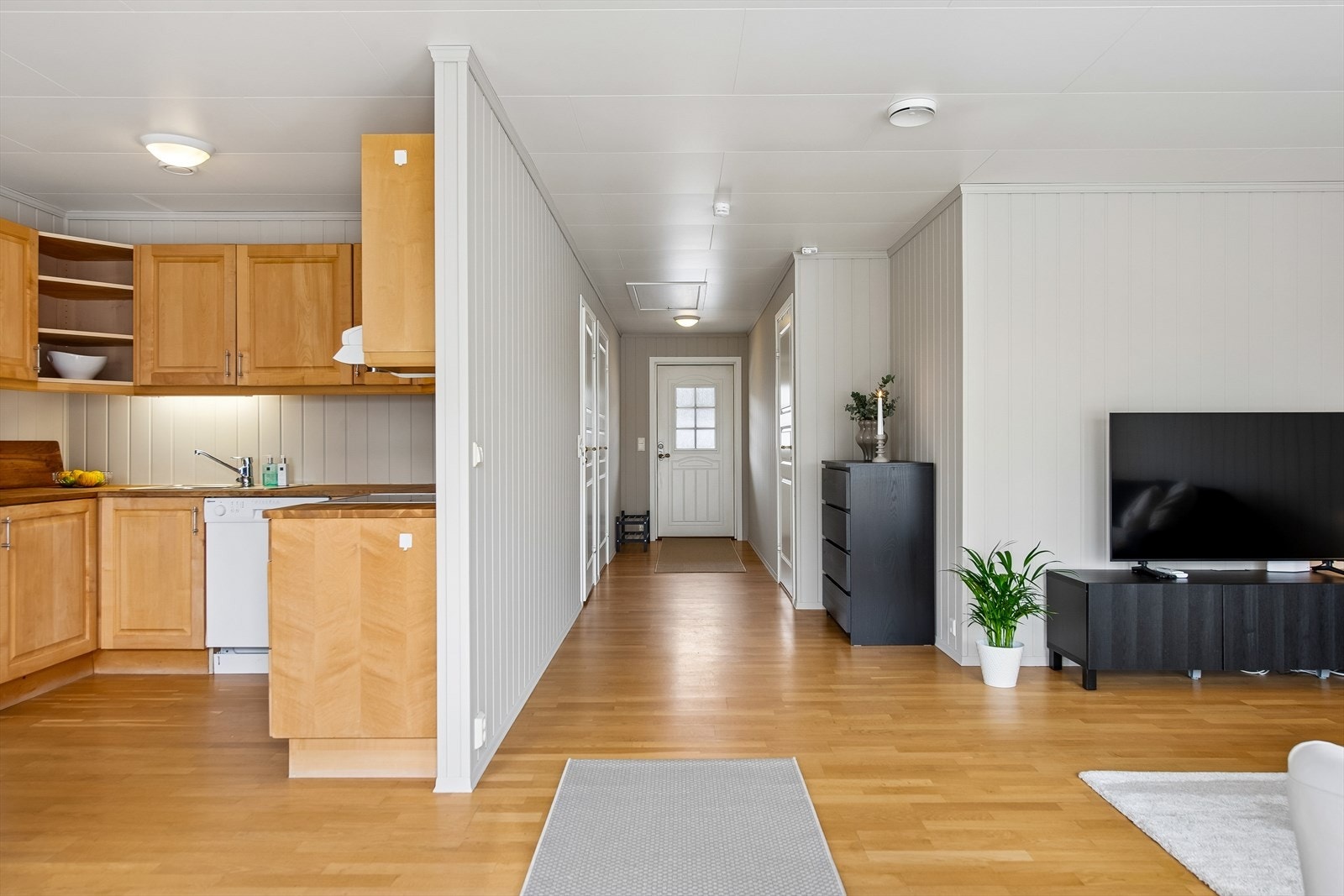 Velkommen inn! Praktisk planløsning med et samlet bruksareal på 69 m². Galleribilde